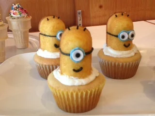 Twinkie-style Cupcakes