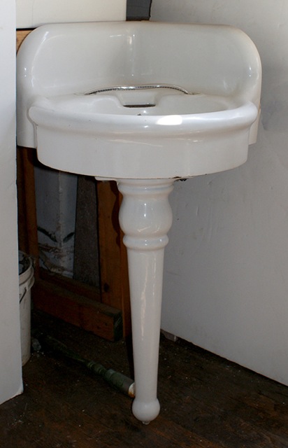 Our perfect vintage vanity