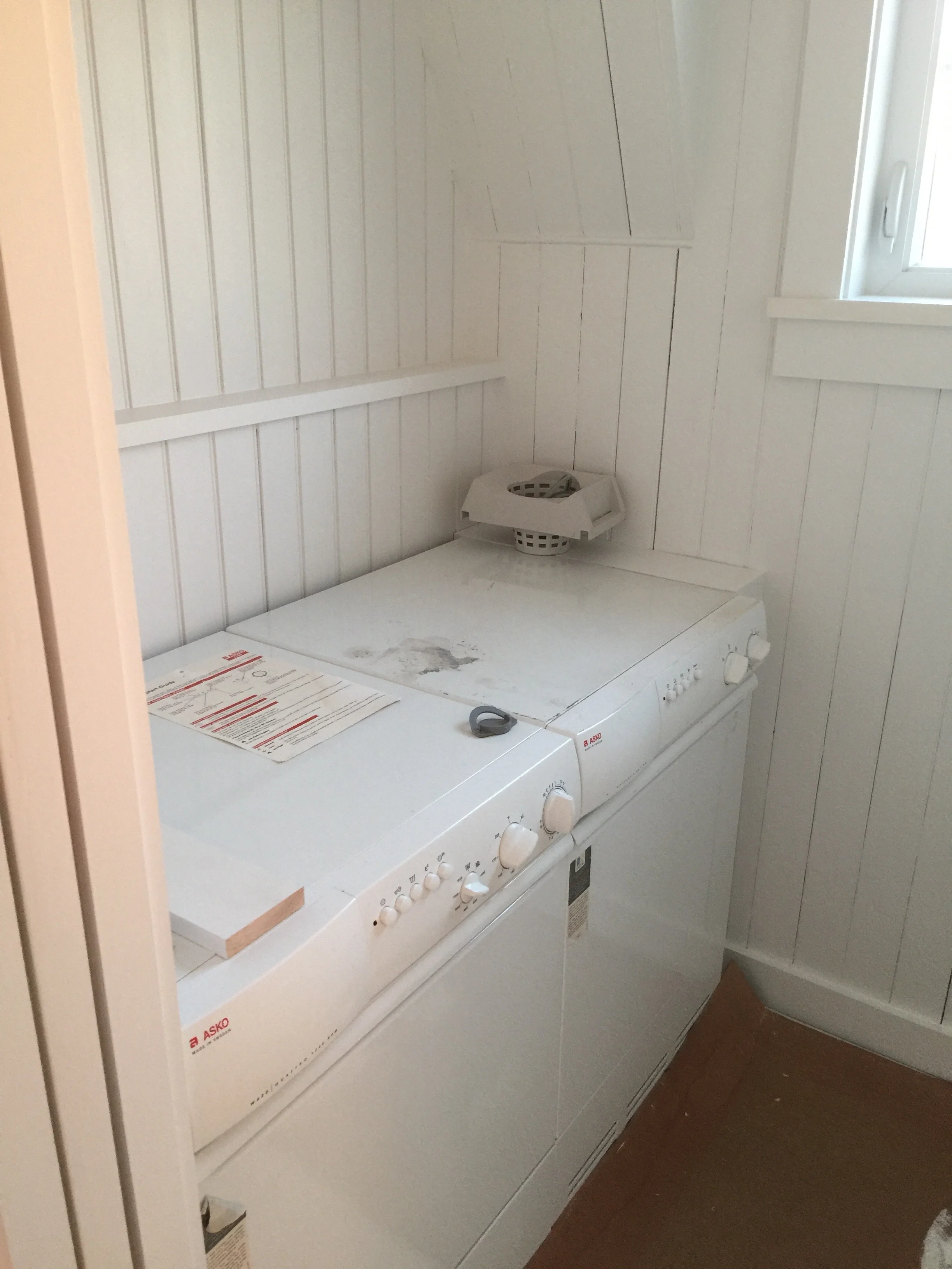 Laundry room awaiting counter top