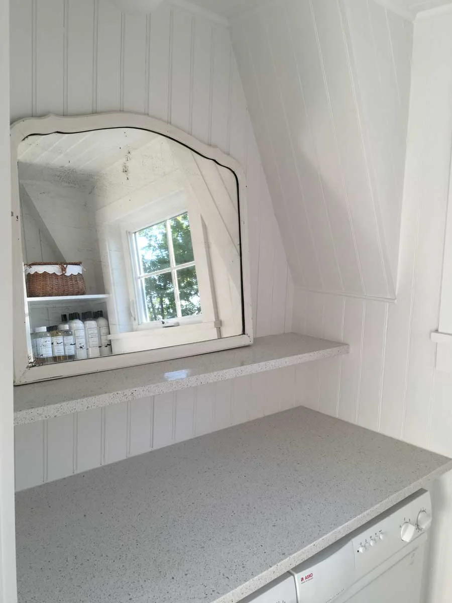 This mirror was in one of the bathrooms in our cottage at Lake Waramaug. 