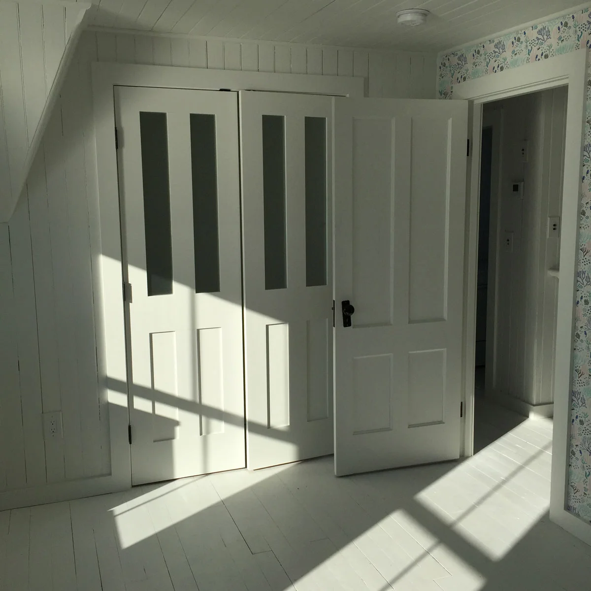 The reflective light of white floors is so beautiful