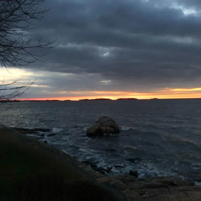 The last sunrise of the year @haycockpoint — it’s a wrap 2018! #dawn #sunrise #connecticut  #goodbye2018 #madrenovator