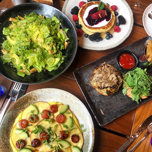 L&rsquo;ADRESSE #brunch #pancakes #chorizo #omelette #burger #salald #nycfoodgals