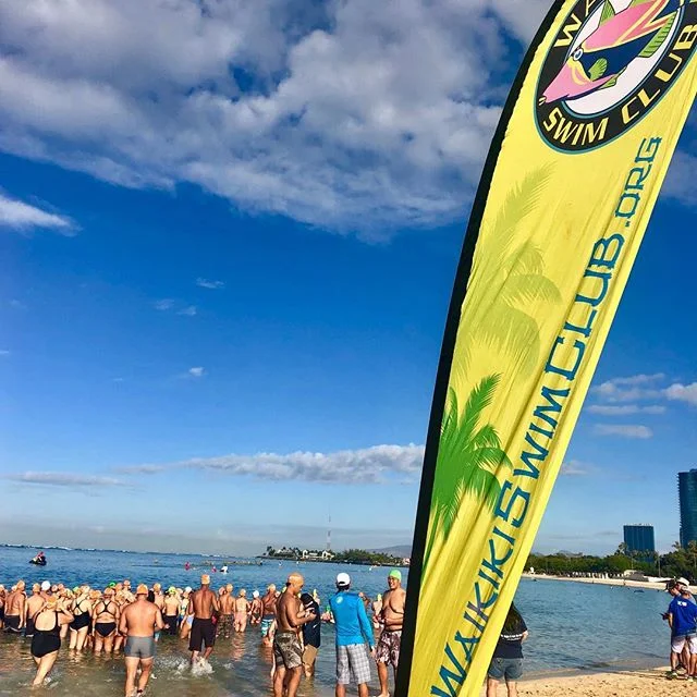 Gorgeous morning with Waikiki Swim Club at #alamoanabeach #biathlon 🏊♀️ ☀️☀️☀️
#mineralsunscreen #wearsunscreen #reefsafesunscreen #broadspectrum #waterresistant #saveourreefs #waikikiswimclub #sportsunscreen #swimmers #runners #hawaiilife