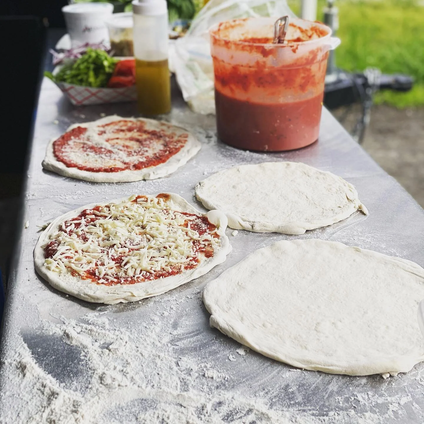 Sundays, sunshine, and pizza! @pacificcityfarmersmarket we are headed your way today! @hearthandtableevents