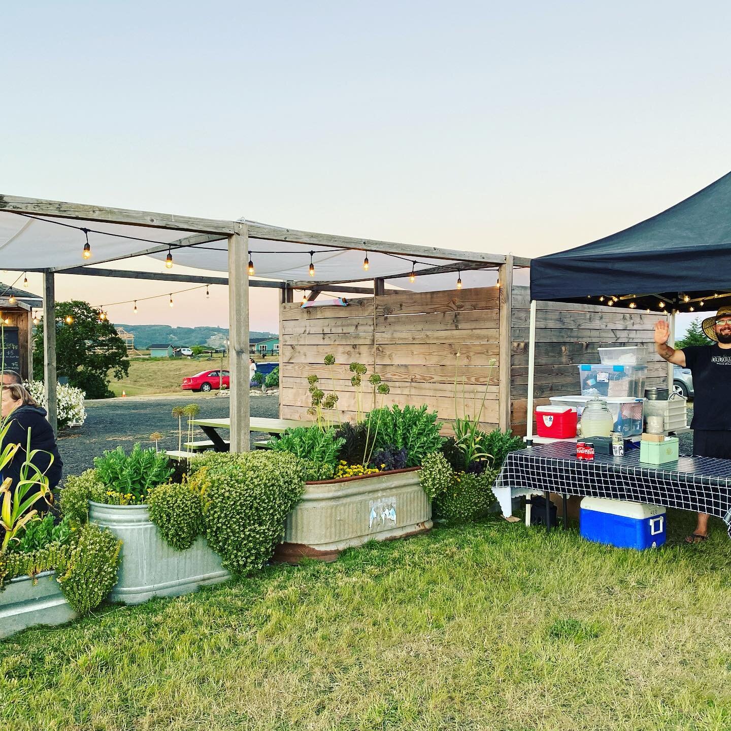 Hi y&rsquo;all!! We will be slinging pies at 3 fantastic events this weekend! @hearthandtableevents First up on Friday is @johanvineyards Harvest Friday. Drink wine, eat pizza, and pick up lovely veggies all in one stop. Second up is @art_science