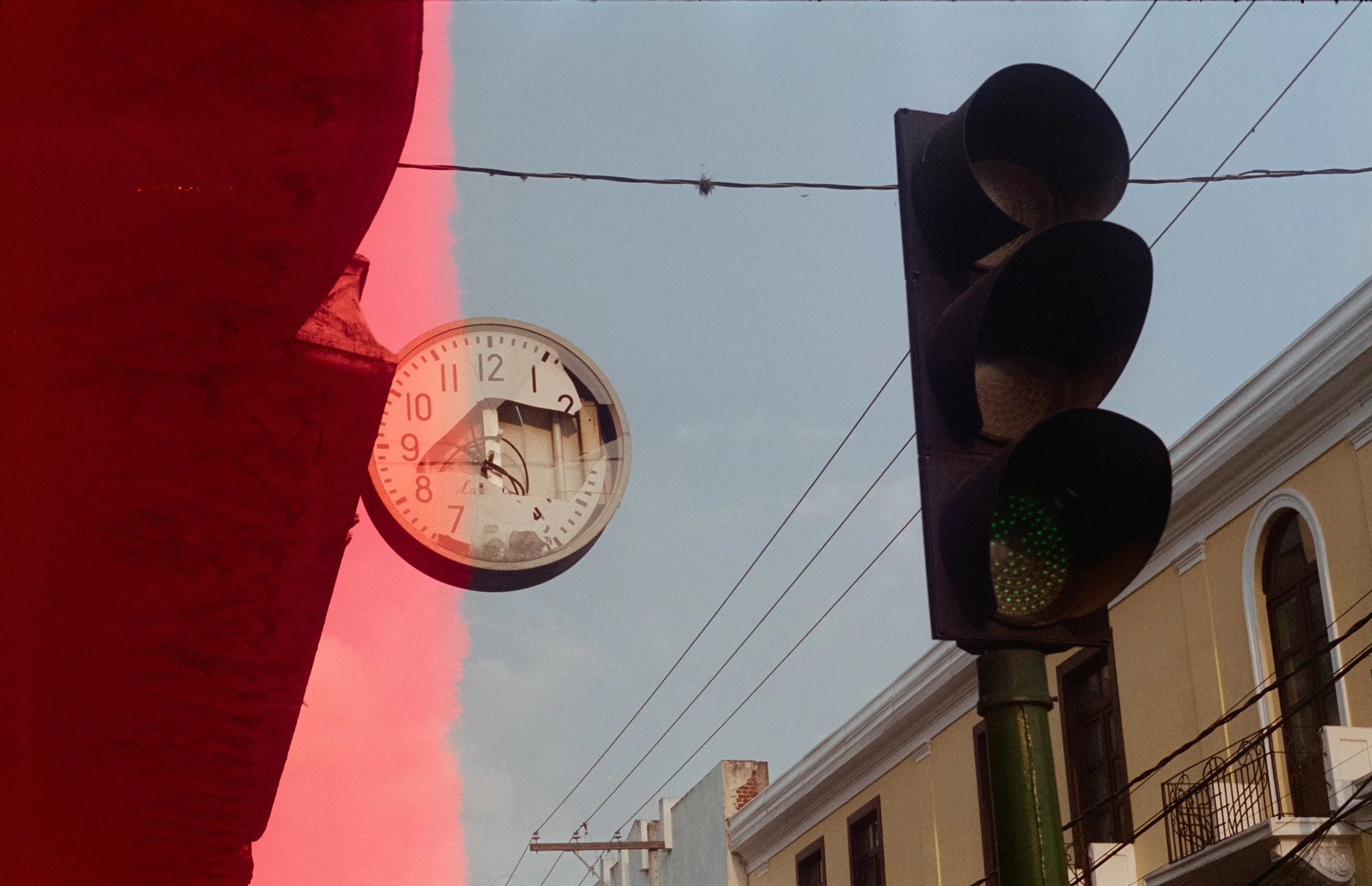 02 Elliot Morales - Cinestill 400D por Arca Film Lab (Mayo 2025) - Rollo 1049comprimidaescala de grisescomprimidaescala de grises.JPG