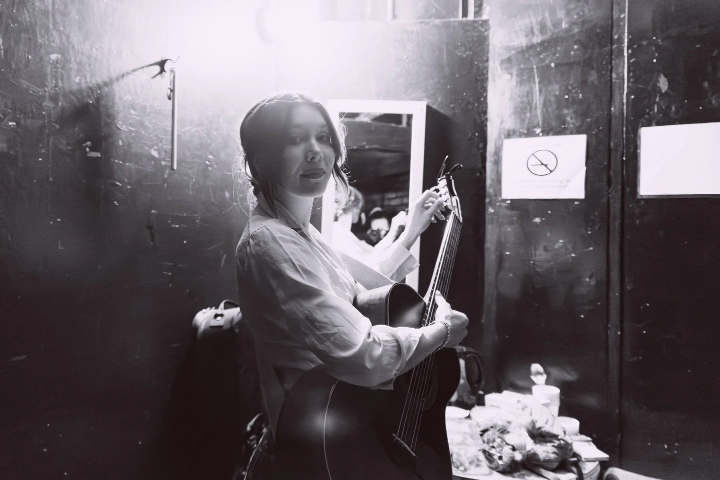 West Coast part of The Alchemist tour has been a gift. 

2 more shows on The Alchemist Tour: West Coast Edition w/ @michaelaslinger 

VANCOUVER: sold out tonight ✨
SQUAMISH: @locavorebarandgrill