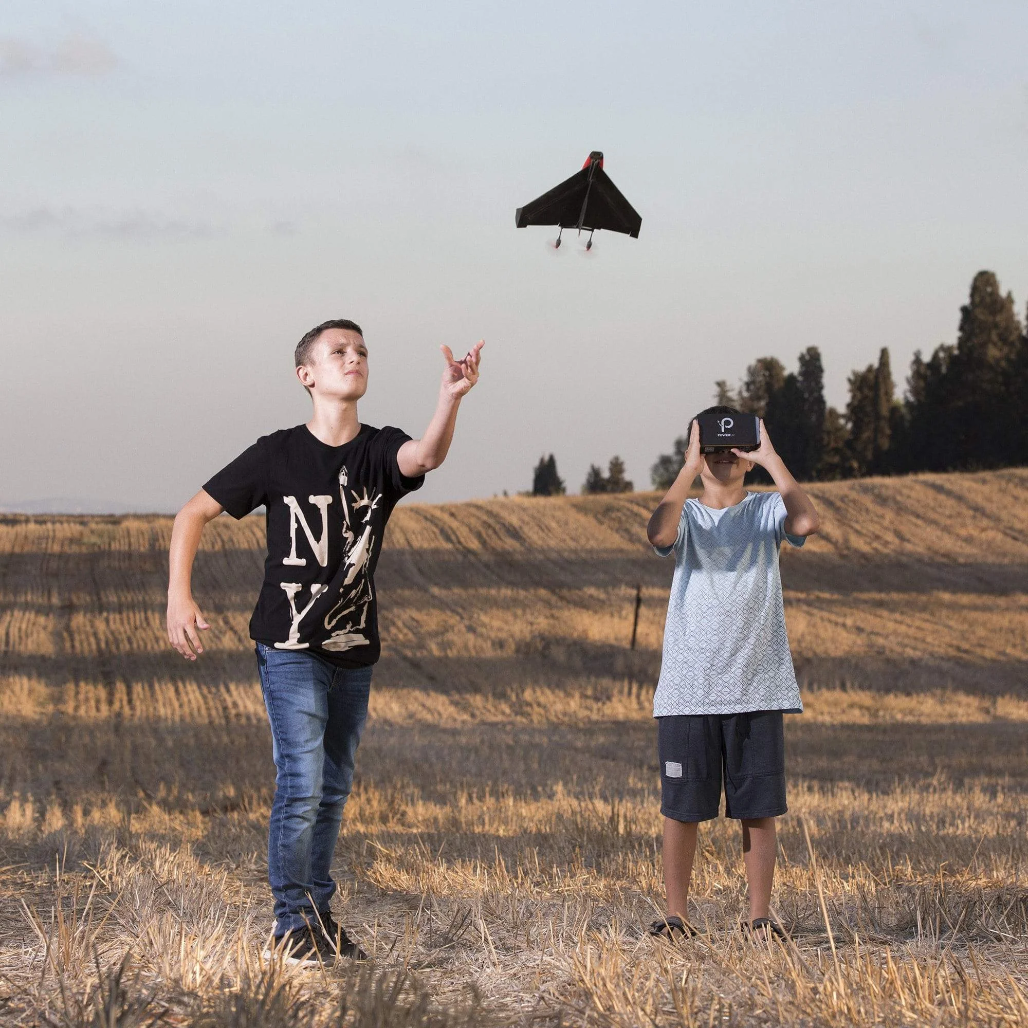 Ido_noam_flying_2048X_2000x-min_9a466646-862c-4b5f-9743-b7a8d4b862e3_2000x.jpg