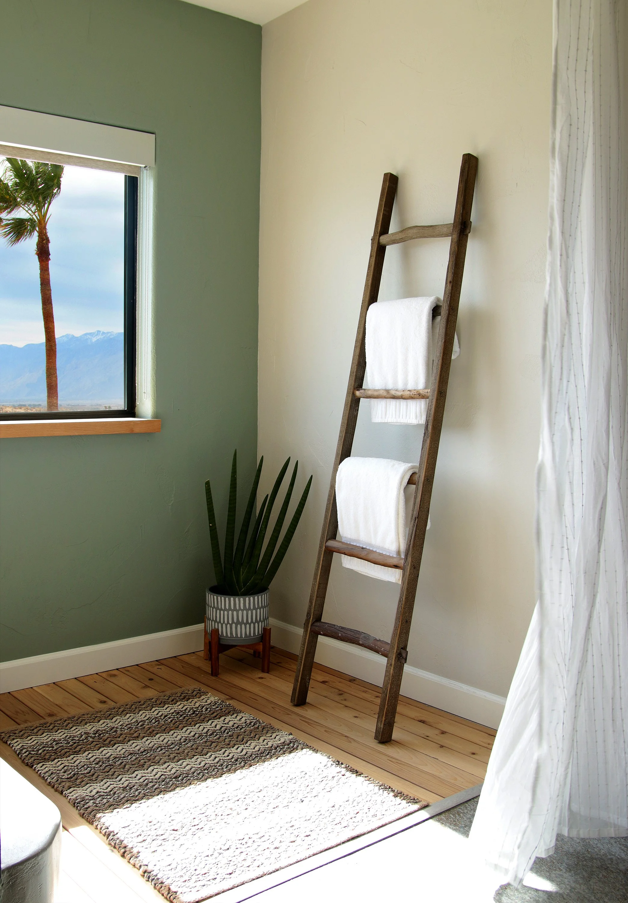Spa Suite In Room Tub Design.jpg