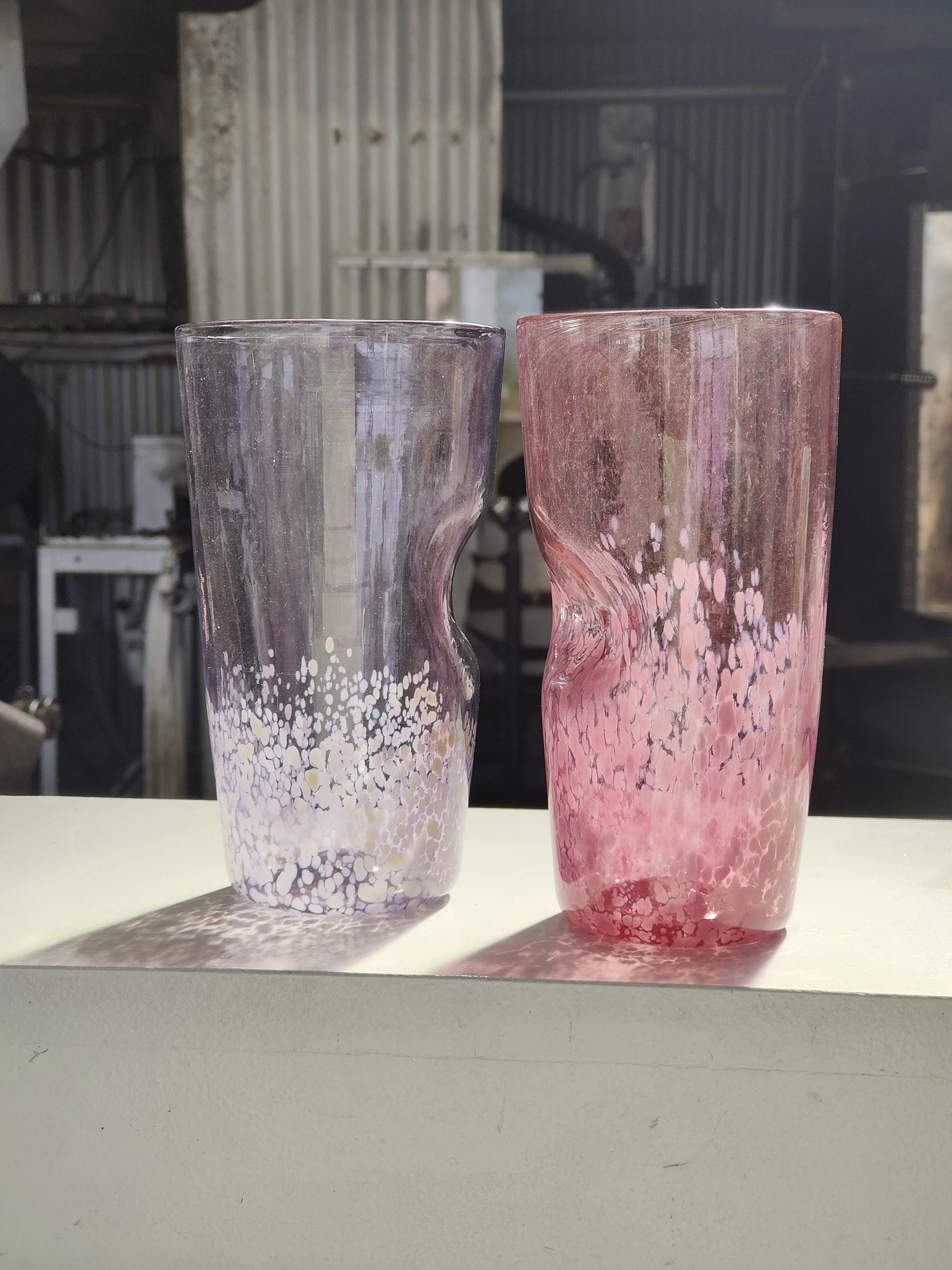 Thumb-Grip Glass