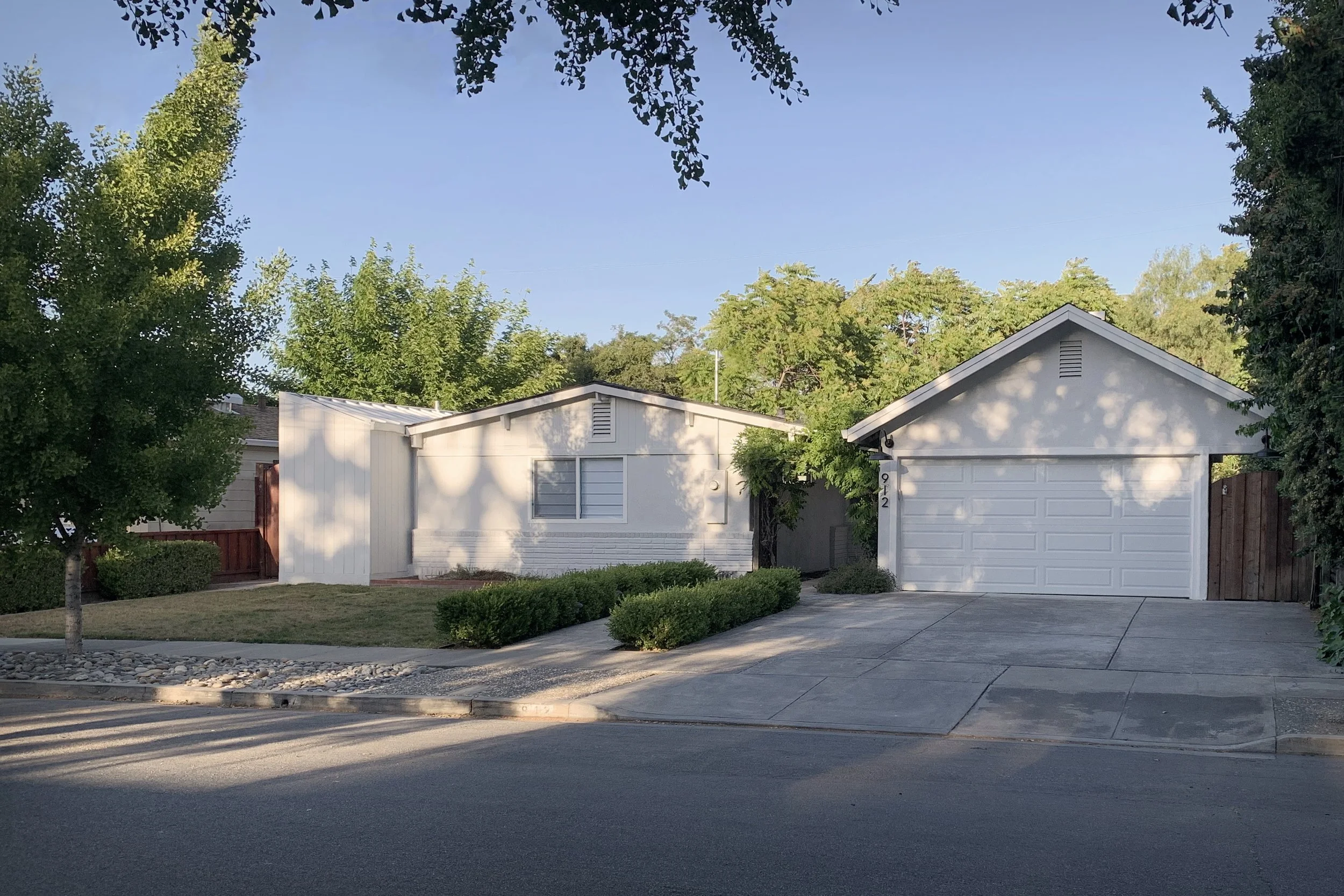 210611_EL RIO OUTSIDE_SUNSET.jpg