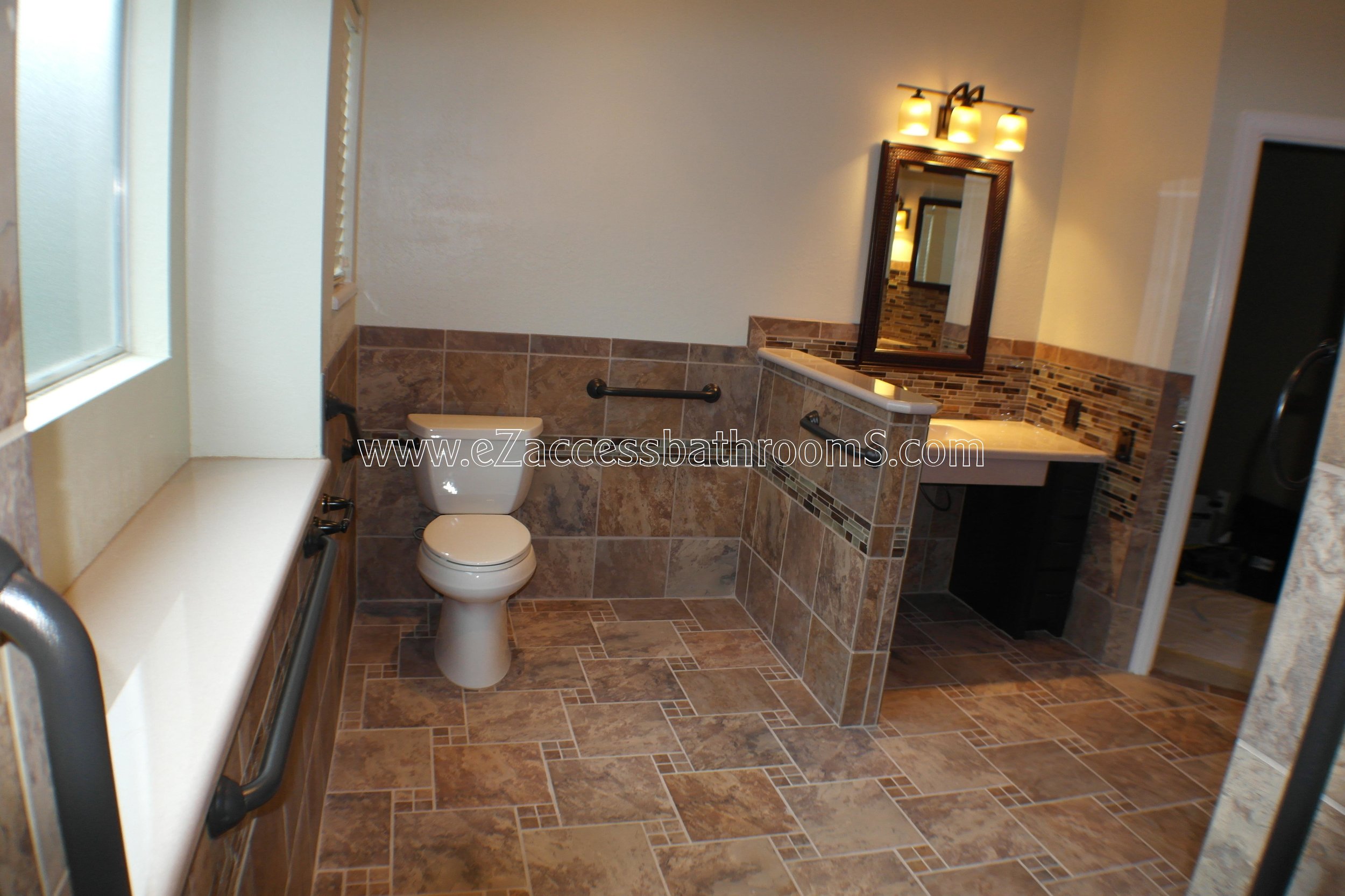 SENIOR FRIENDLY BATHROOMS EZACCESSBATHROOMS.COM 832202843 MOORE 361.JPG