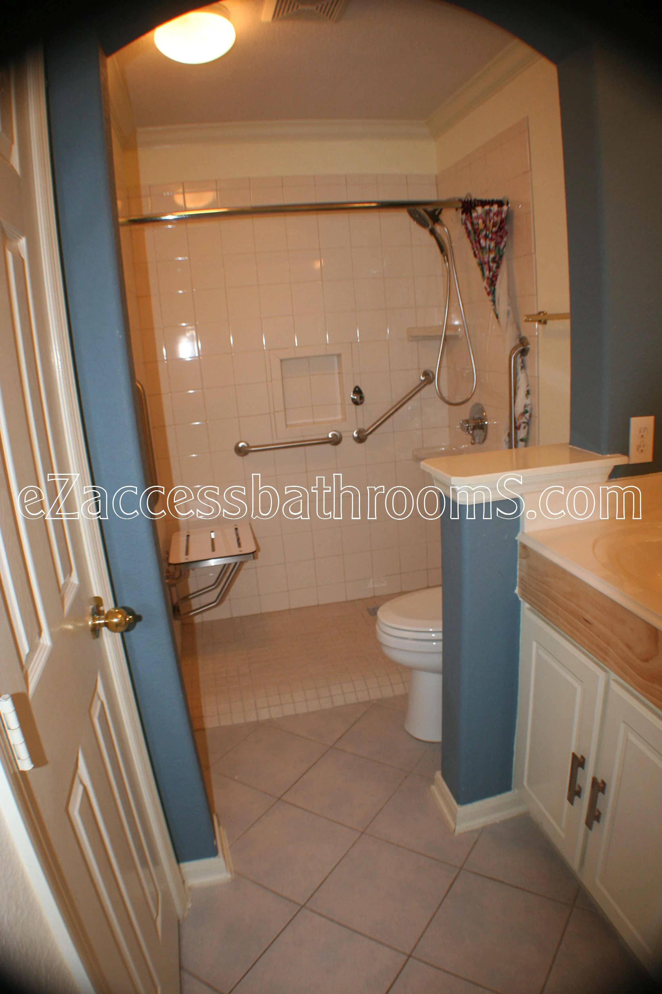 BARRIER FREE BATHROOMS EZACCESSBATHROOMS.COM 832202843 DURST; 079.JPG