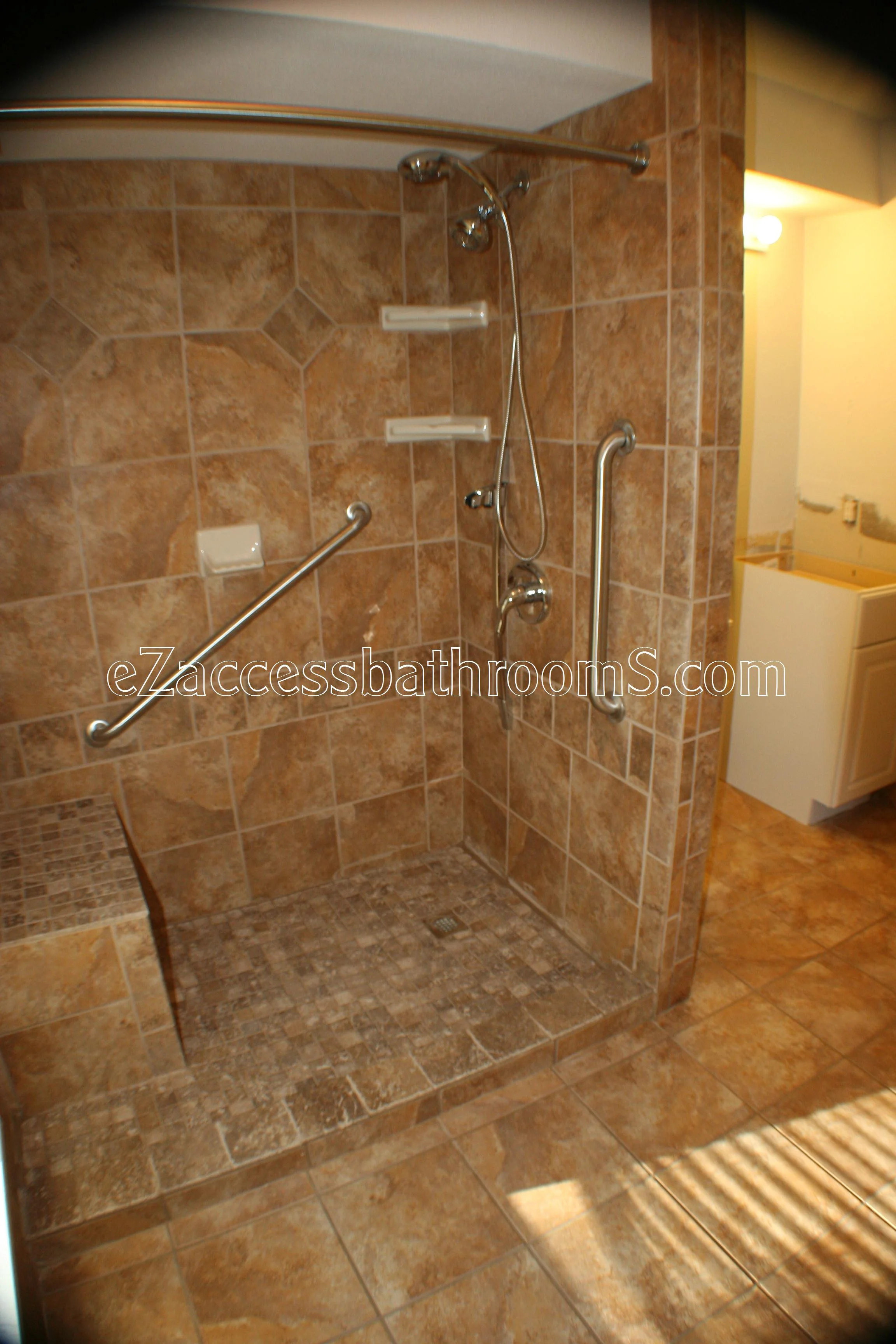 ELDERY FRIENDLY BATHROOMS EZACCESSBATHROOMS.COM 832202843 GREENE; 013.jpg