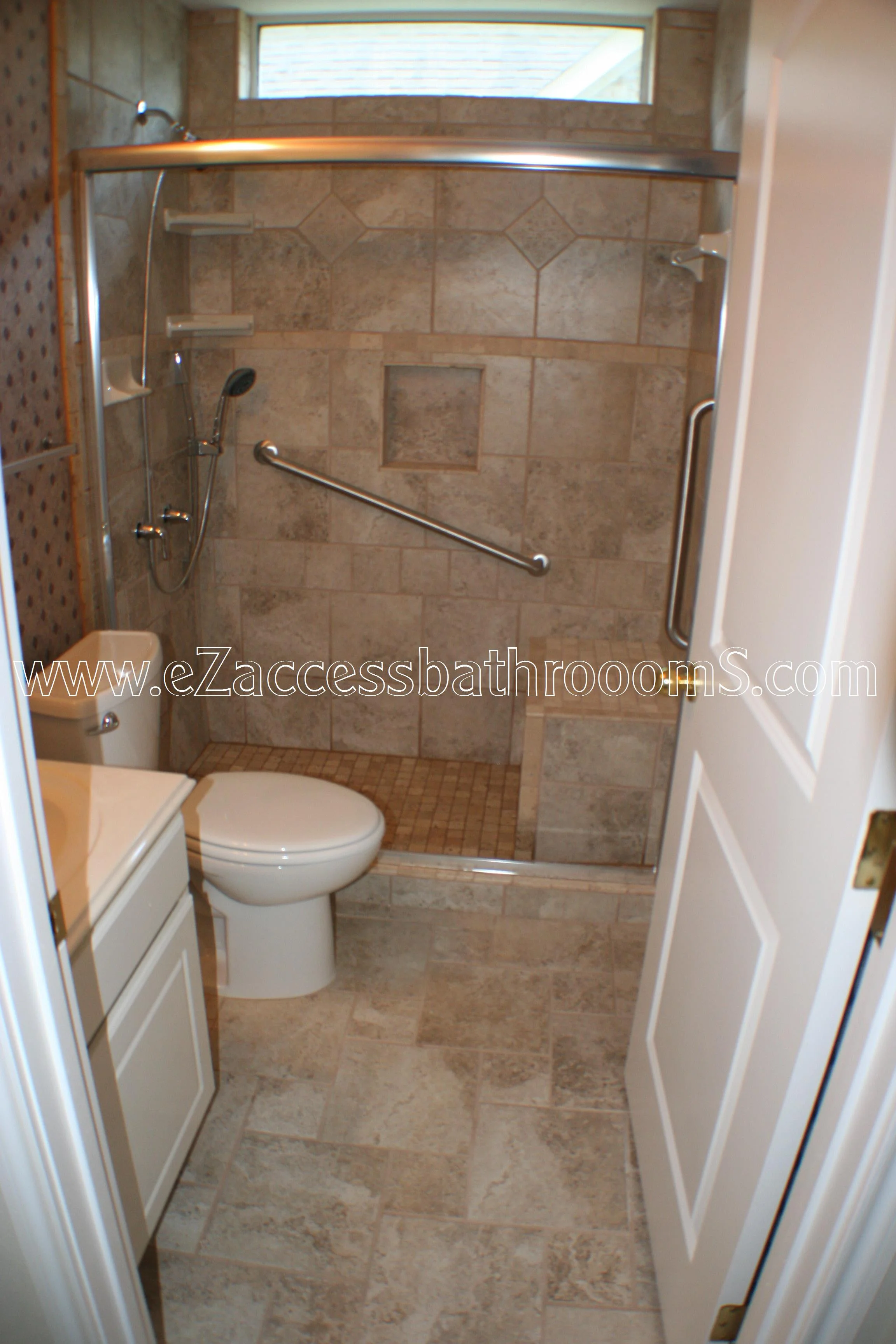 TUBTOSHOWERS CONVERSIONS EZACCESSBATHROOMS.COM 832202843 ANDERSON 071.jpg