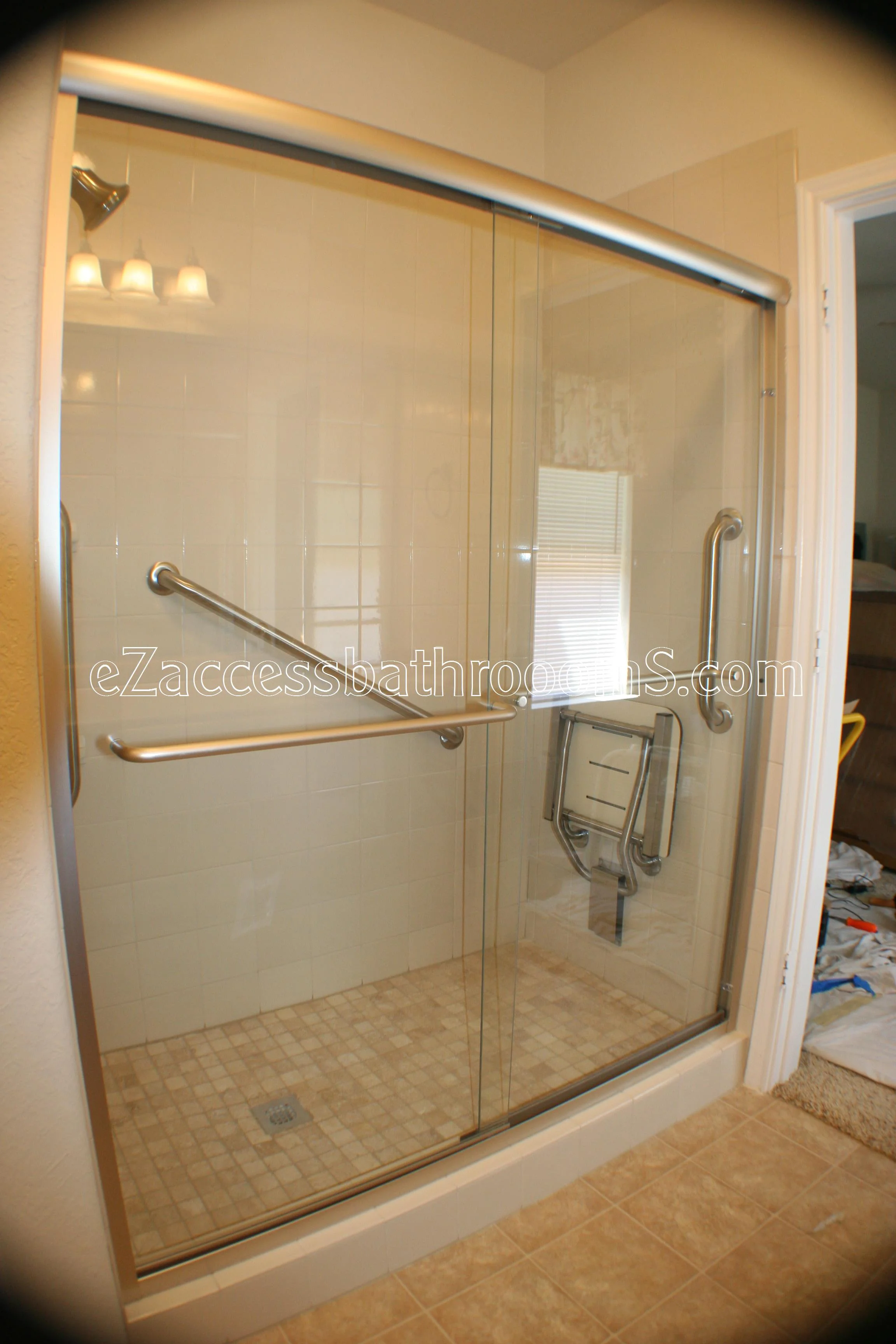 TUBTOSHOWERS CONVERSIONS EZACCESSBATHROOMS.COM 832202843 BRYANT 121.JPG