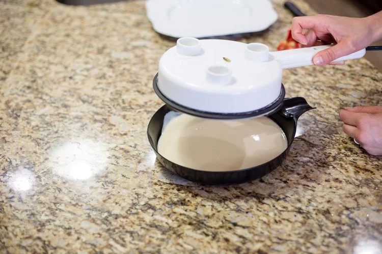 Salton CM1337 Crepe Maker White Toastess International Kitchen & Dining