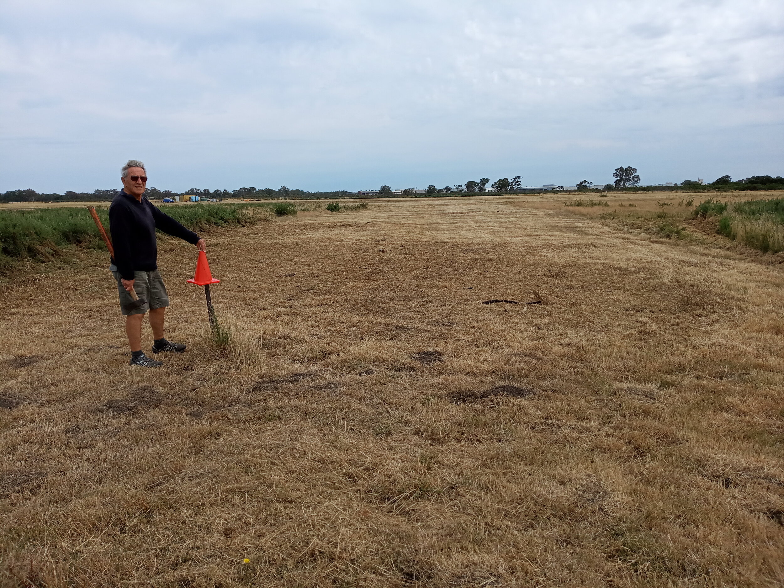  28/1   East end of the EW Runway looking west 