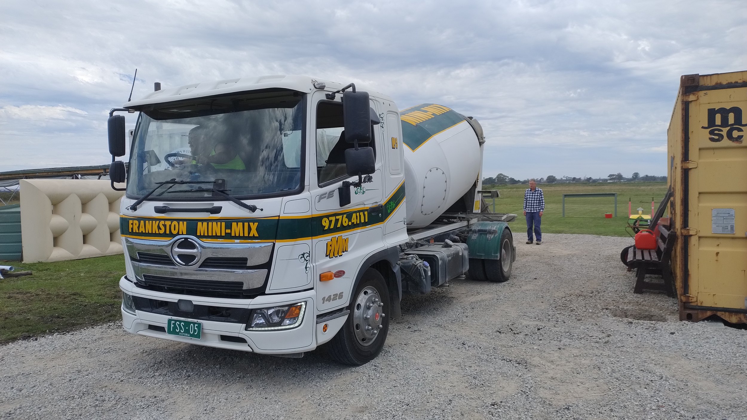  Ready Mix cement arrives - 23/1/2024  