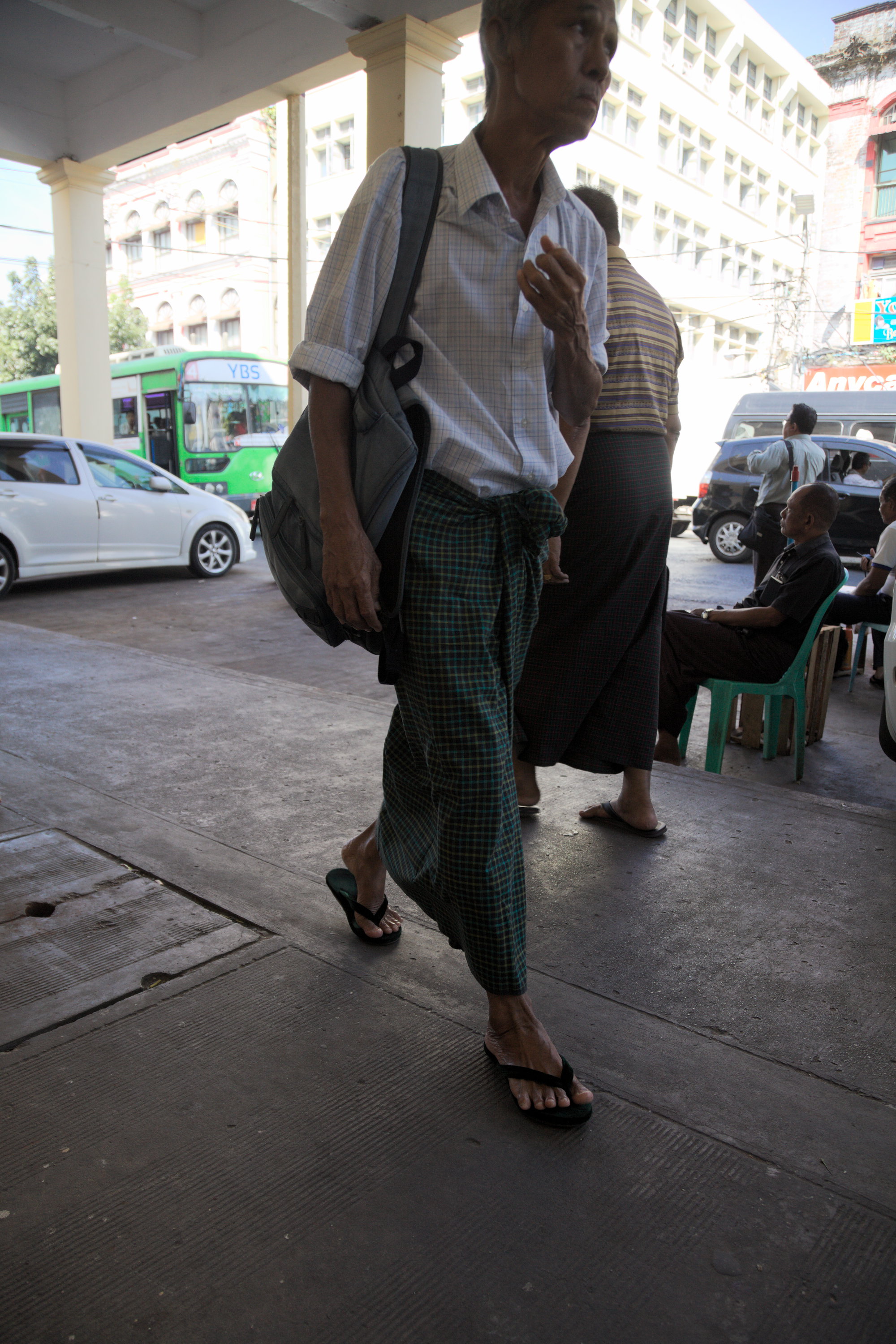  The commuter, Yangon 