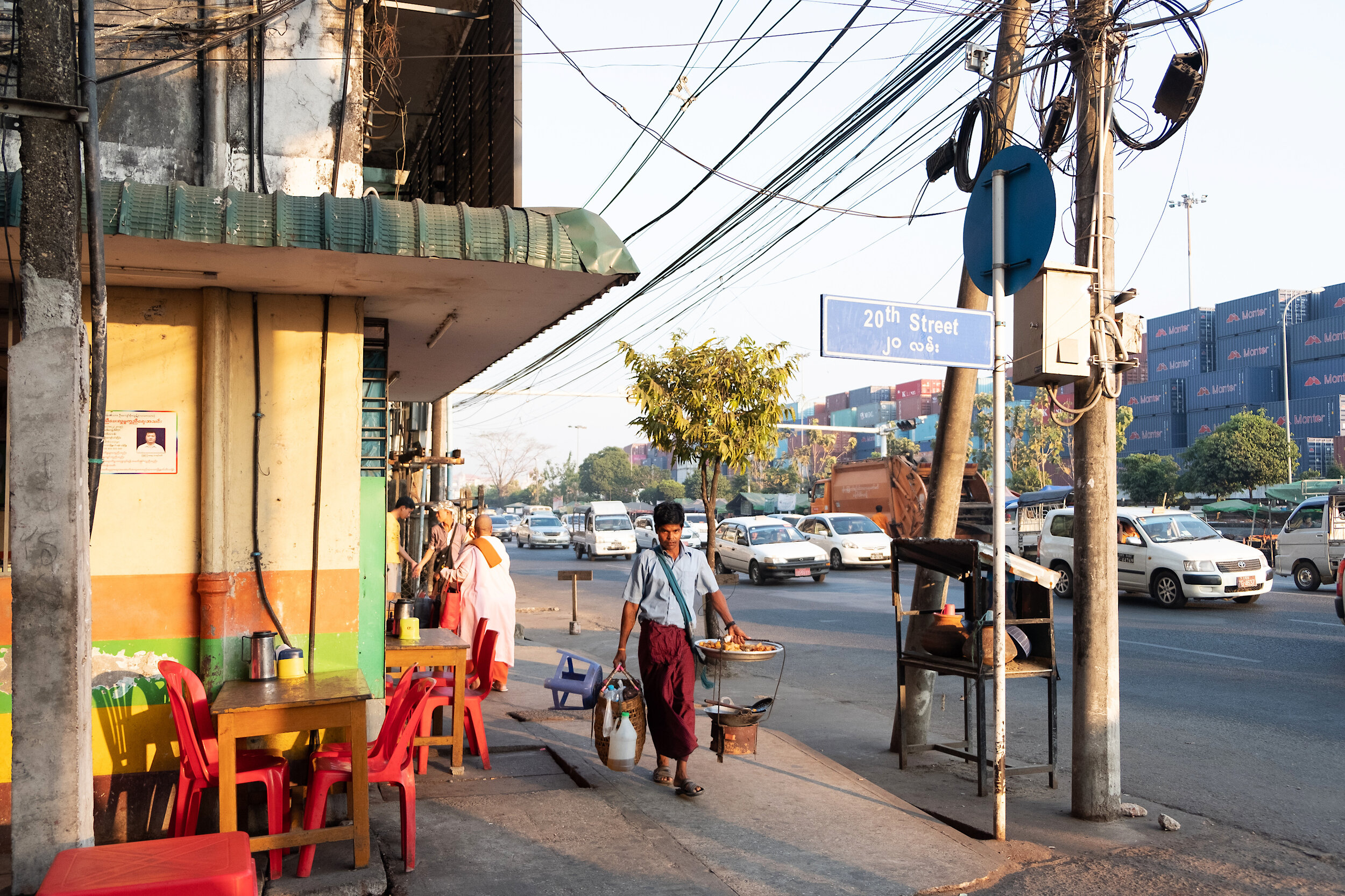  Street hawker, downtown Yangon 