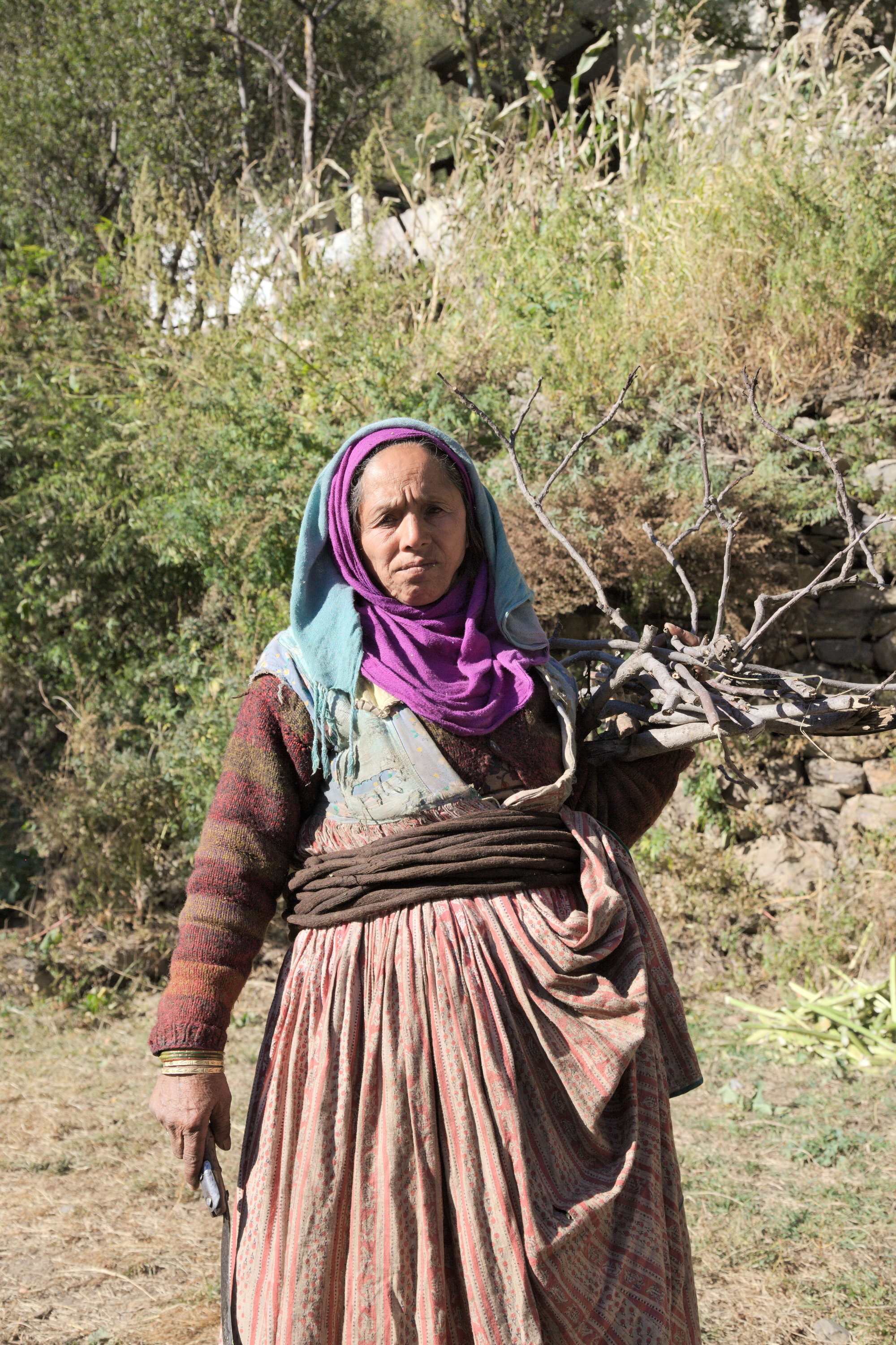 Gaddi-lady-wearing-dora-Kugti-village.jpg