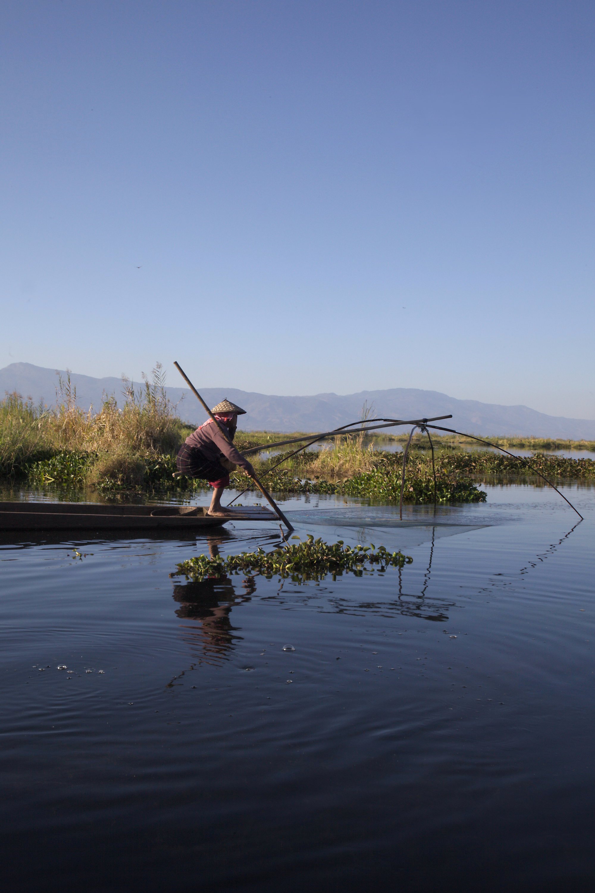 15.waiting_fisherwomen.jpg