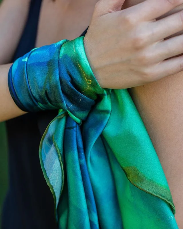 Green on black on green.