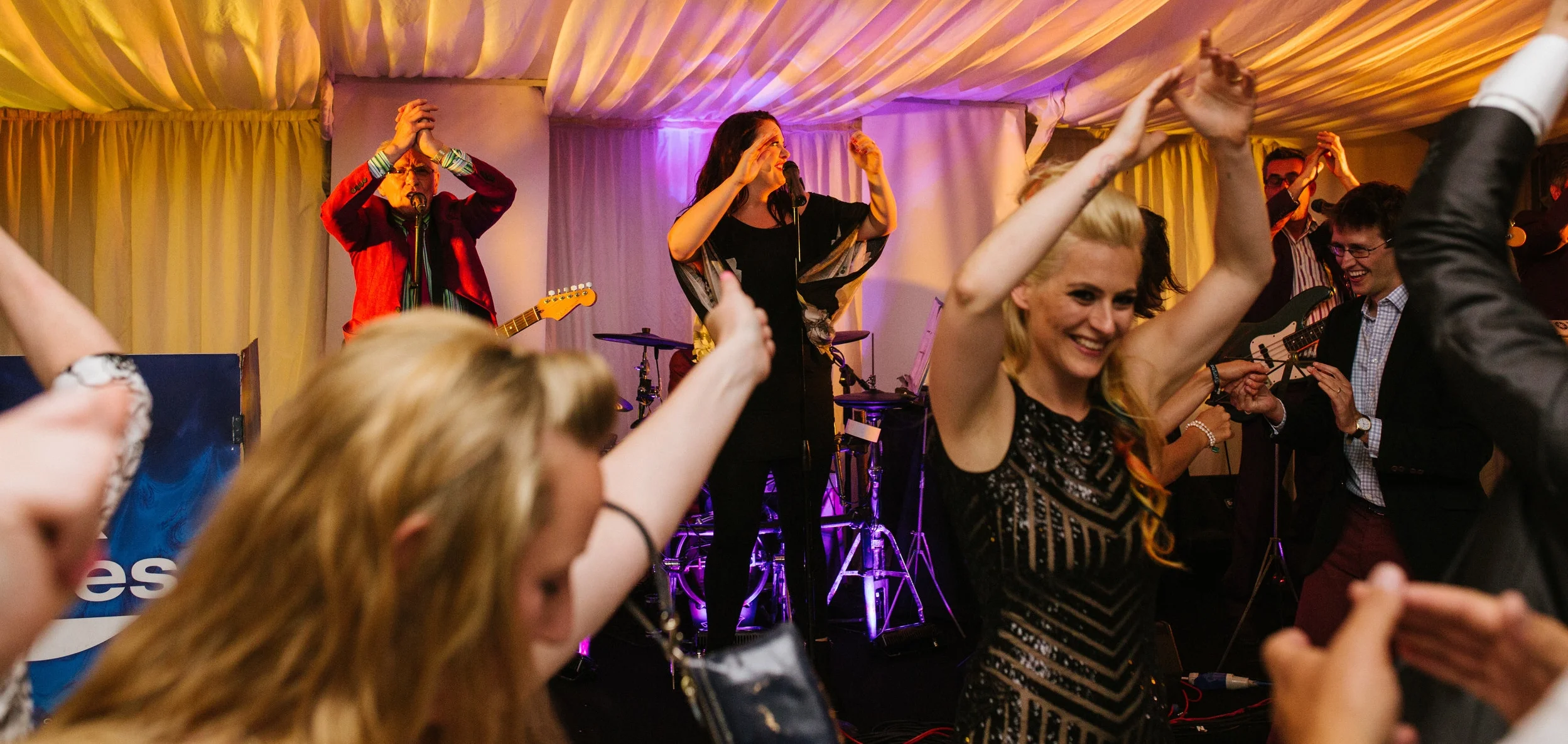 Nigel-Tully-Annabel-Williams-The-Dark-Blues-band-wedding.jpg