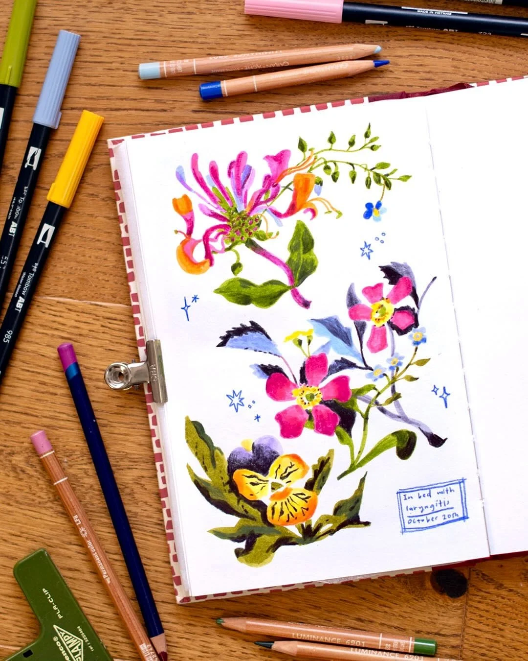 A simple page I did referencing my lovely mug from @emma_bridgewater (slide 4!) and a few brush pens and pencils! Not much art happening around here thanks to laryngitis and a lack of mojo!! I always find the change of seasons tricky when it comes to