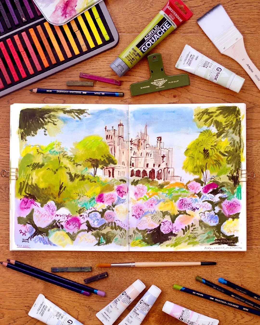 40 minutes and a whole bunch of mixed media was just what I needed ✨ I had no expectations with this one, and I spent the time chatting away about creativity, media consumption and filming the process as a real-time process video you can watch over o