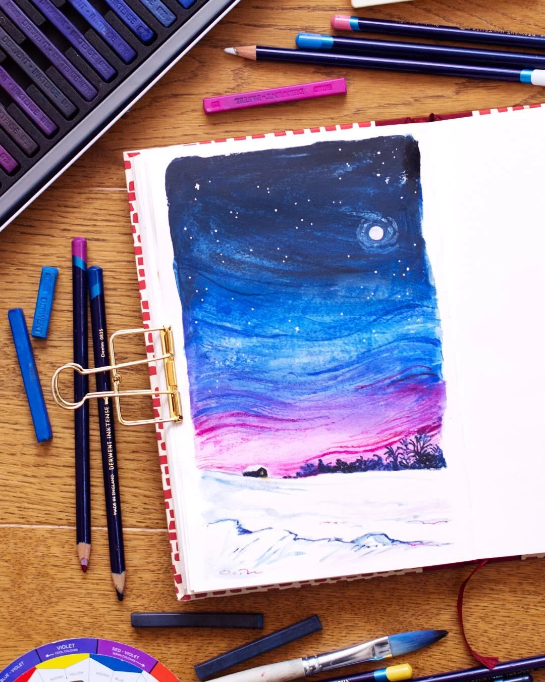 AD Heading into winter season and my sketchbook is ready for it! ❄️ I&rsquo;m teaming up with my wonderful friends at @DerwentArtOffical this month as we tackle a winter colour palette theme on my @Patreon while using my favourite Derwent Inktense pr