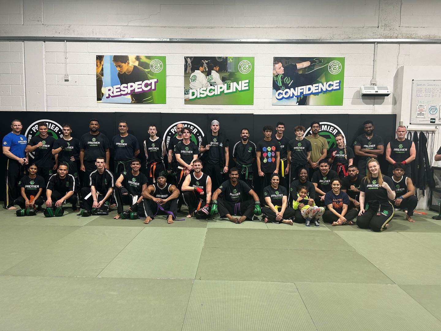 A nice popular adult class tonight, well done to everyone who trained. And a special shout out to our South Harrow friends who joined us this evening 💪🏼💚