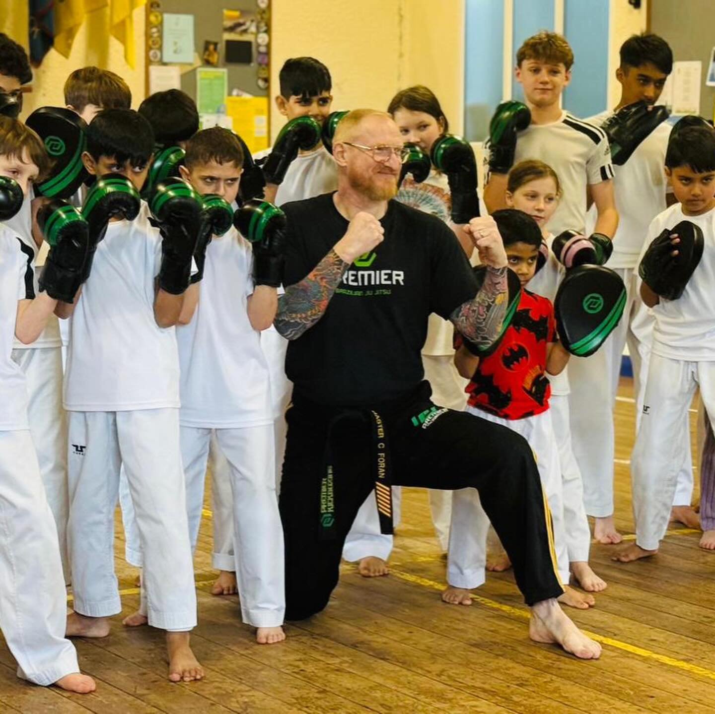 Throwback energy with a modern twist 👊🔥 
Master Foran had the pleasure of teaching some Premier kickboxing combos to a group of taekwondo students at @rustytaekwondo. We&rsquo;ve been training partners since the early &rsquo;80s, so seeing Coach Ru