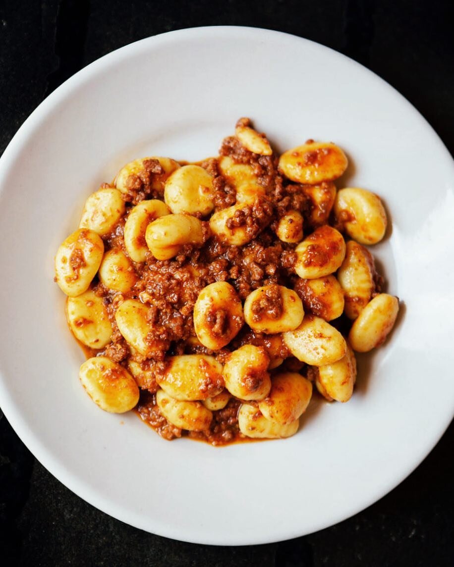 Gnocchi bolognese at Trattoria Sergio Gozzi, serving classic Tuscan lunches since 1915. #florence