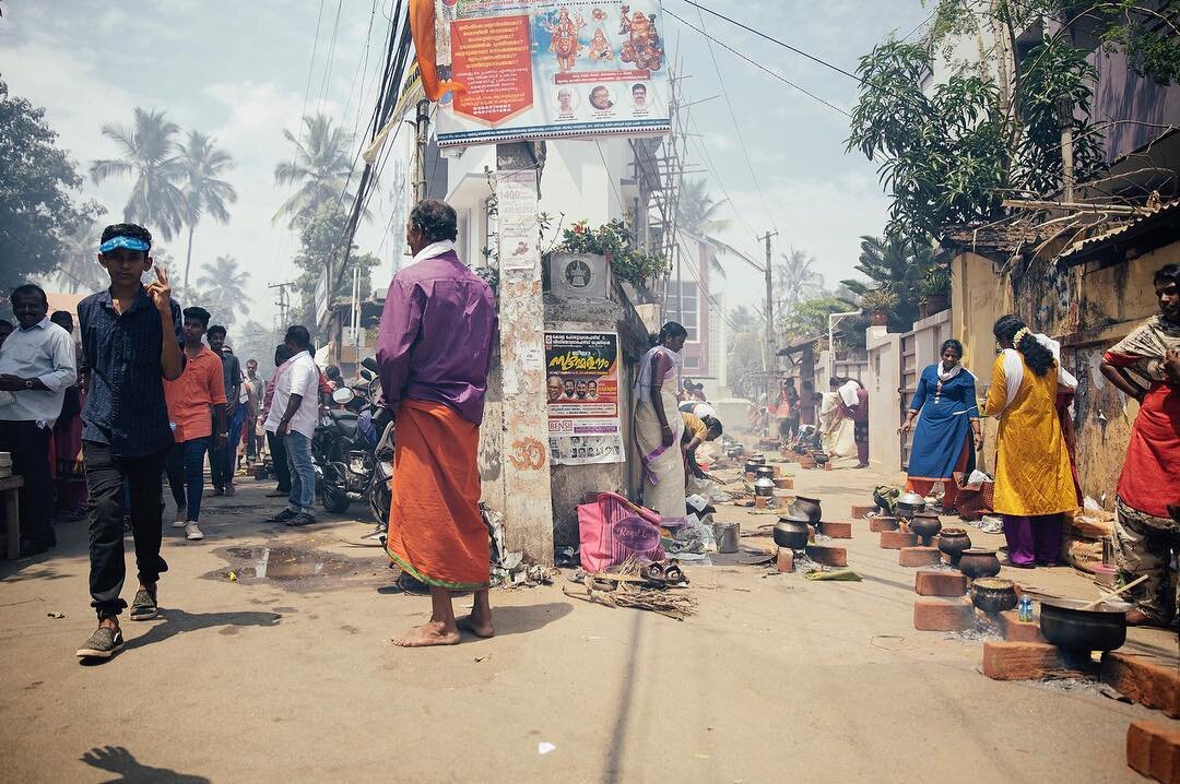 This week, millions of women gathered for the annual pilgrimage to Thiruvananthapuram, India to prepare millions of dishes of pongala, a sweet rice, as an offering to their Hindu goddess, Attukal Amma. Still one of the most fascinating stories @lesli