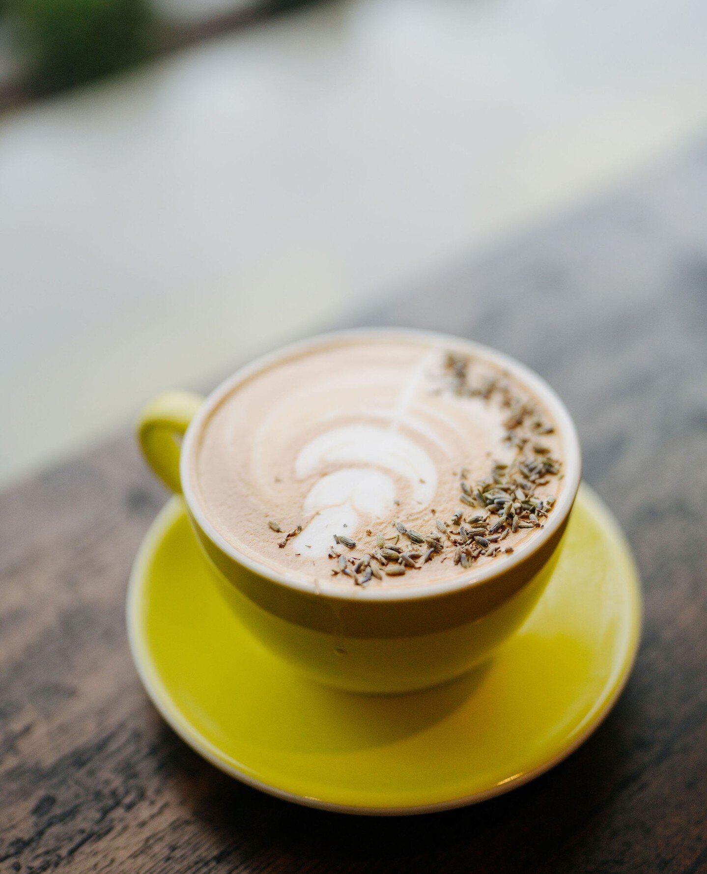 Spring has definitely sprung with the Honey Lavender Latte. Organic lavender flowers and wildflower honey are infused together in a sweet and floral house made syrup that works with espresso AND matcha beverages! 😋