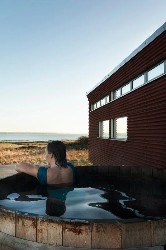 11-hot-tub.jpg