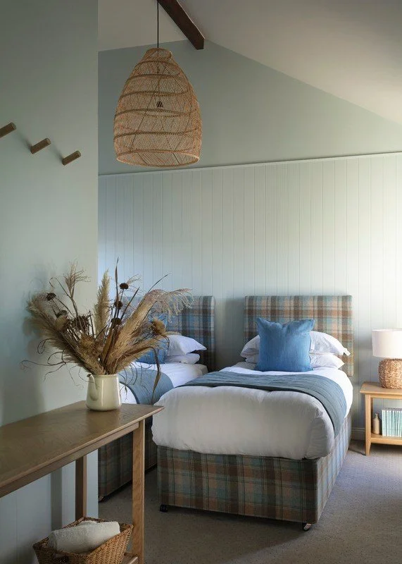 08-twin-bedroom.jpg
