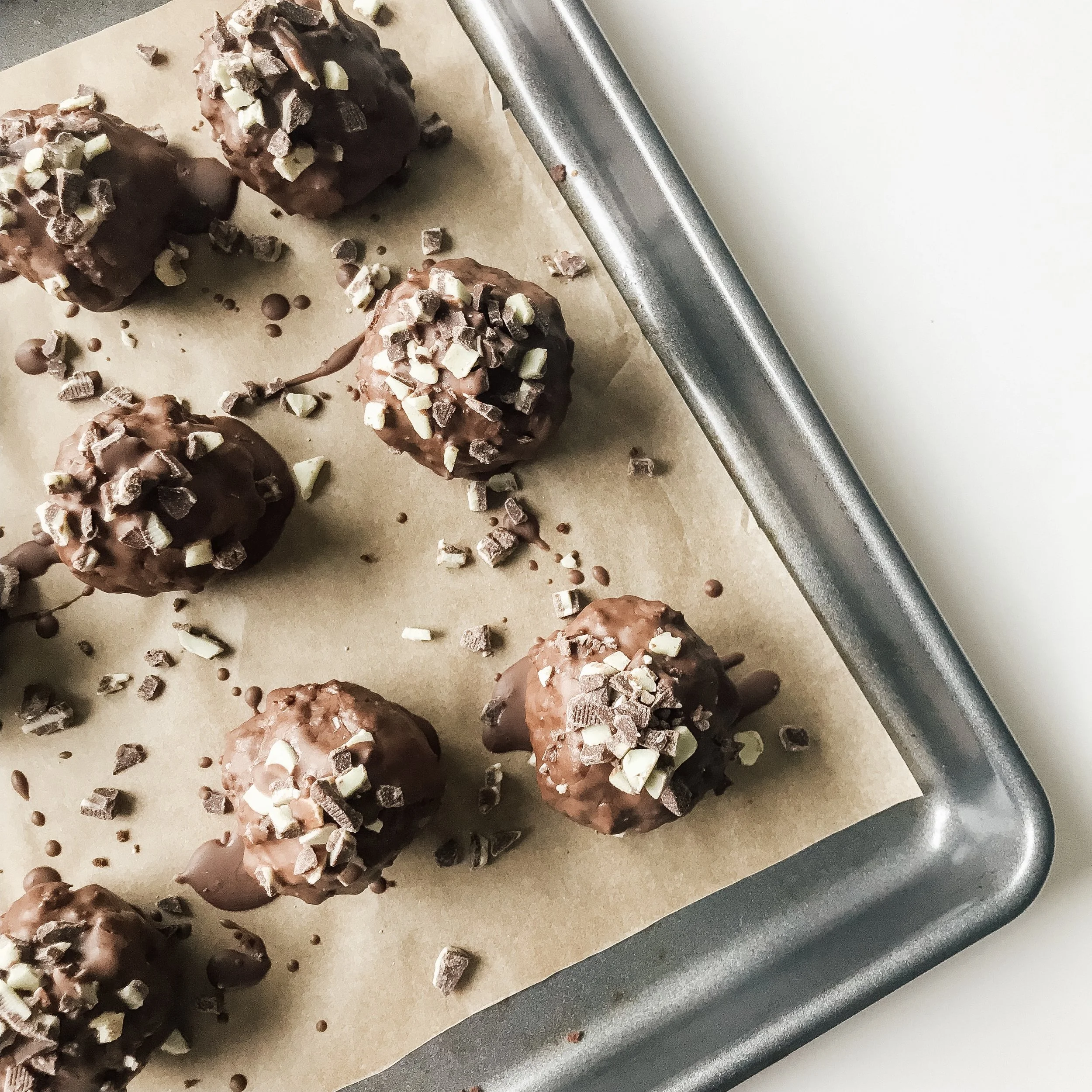 Mint Chocolate Chip Brownie Bites