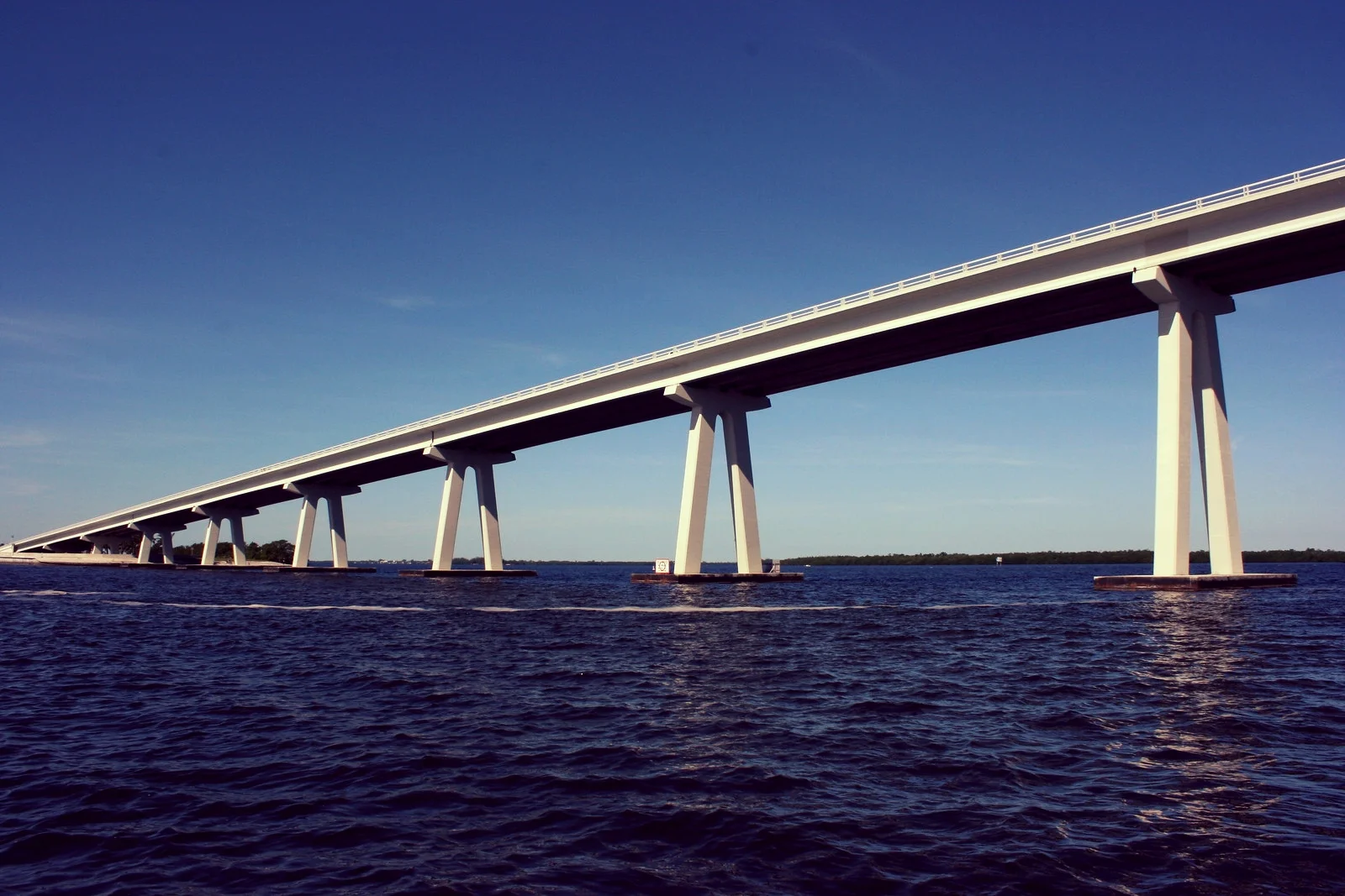 Beautiful bridge views are one benefit of paddling near the causeway islands. 