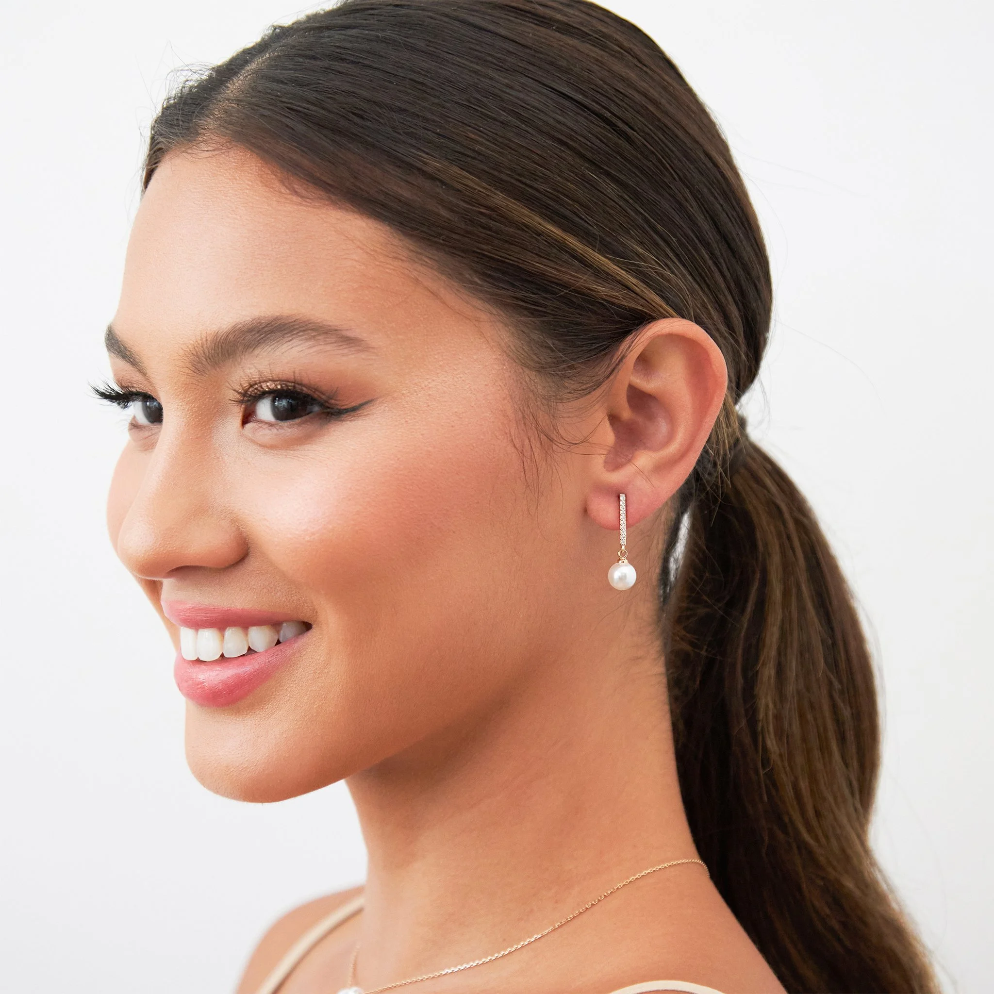 BIRDY_GREY_CINCINNATI_PEARL_DROP_EARRINGS_RT_01.jpg