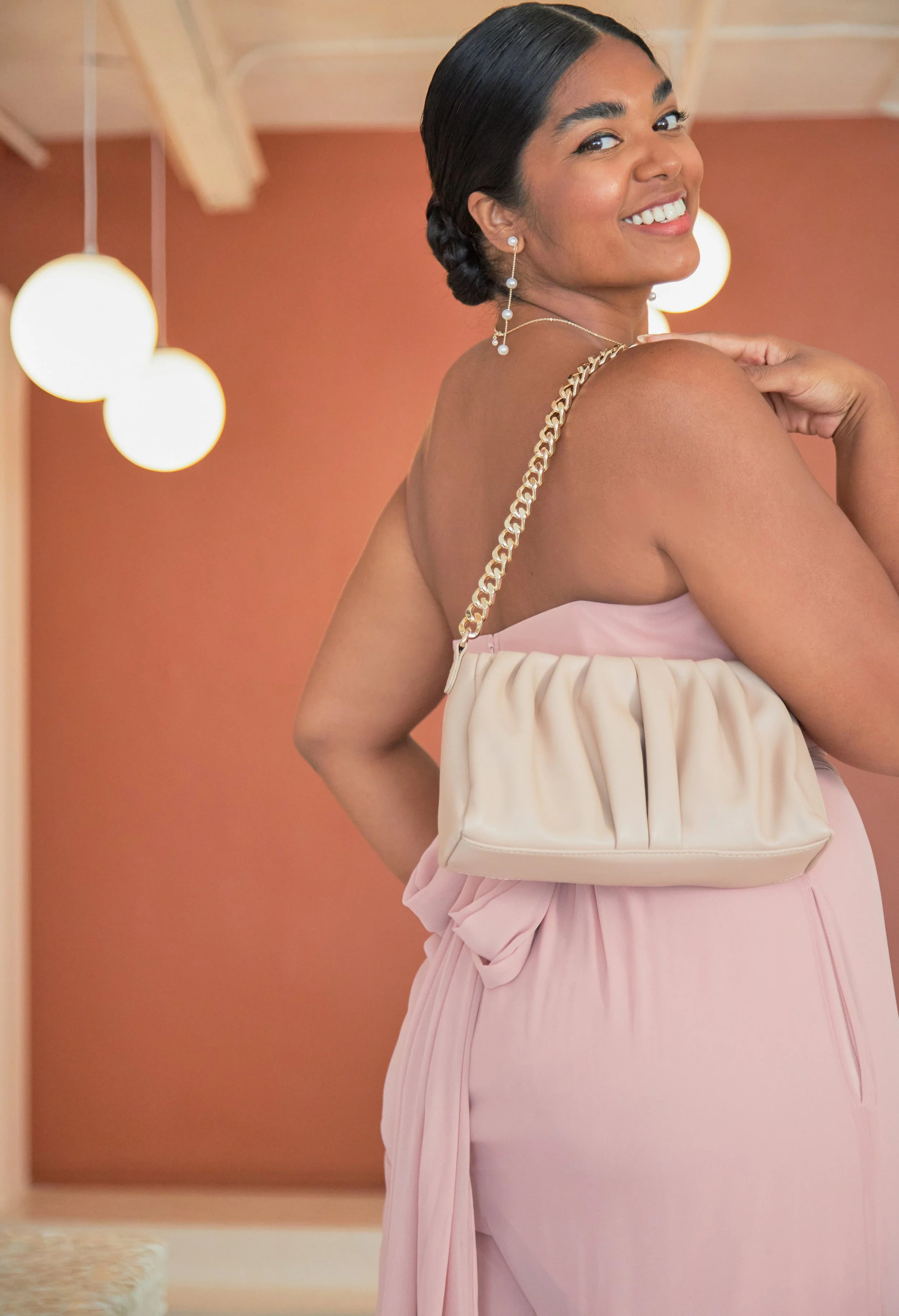 BIRDY_GREY_BRIDESMAID_RUSHED_HANDBAG_TAUPE_09.jpg