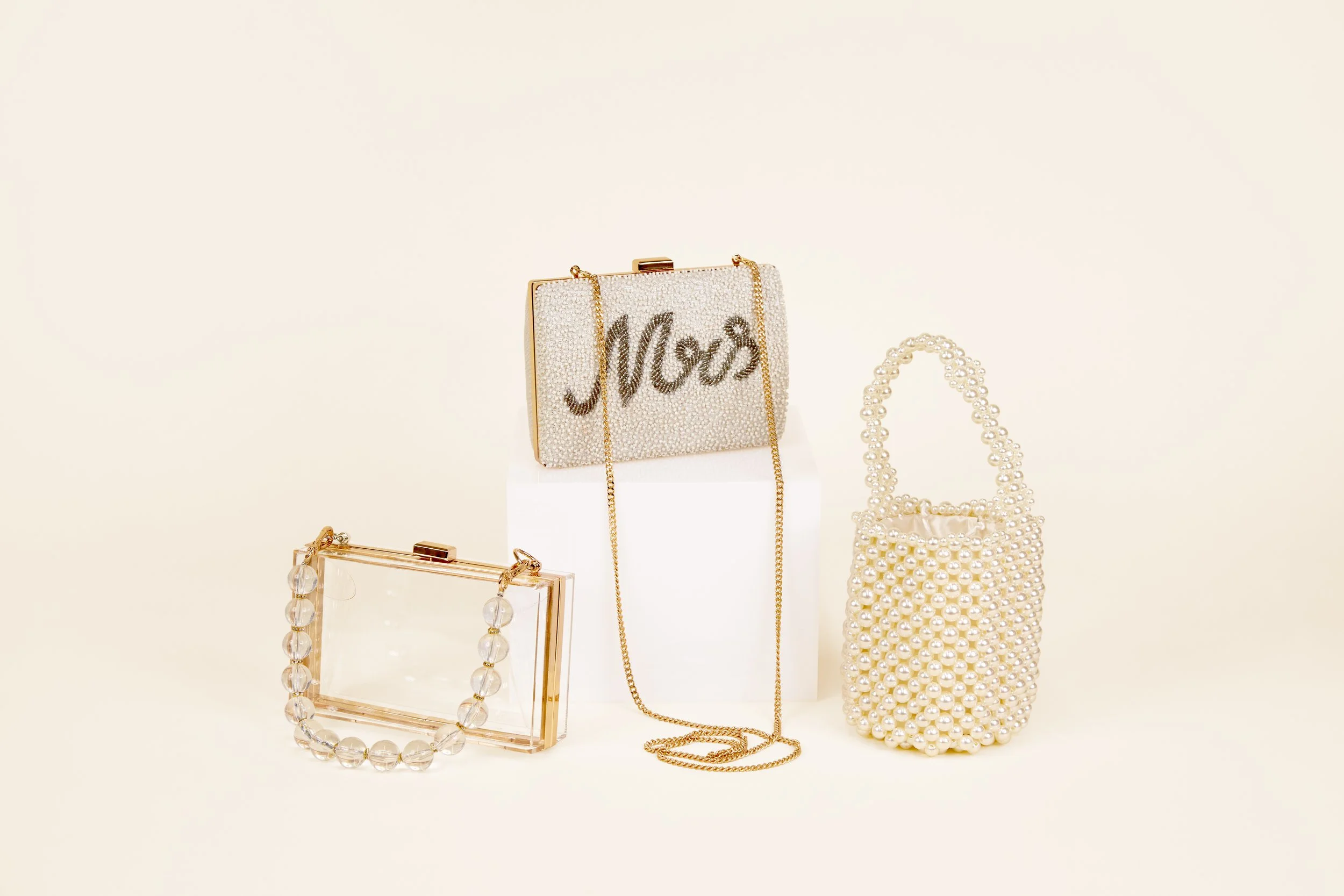 7.5.22 BRIDAL + BRIDESMAID CLUTCHES0893_RT.jpg