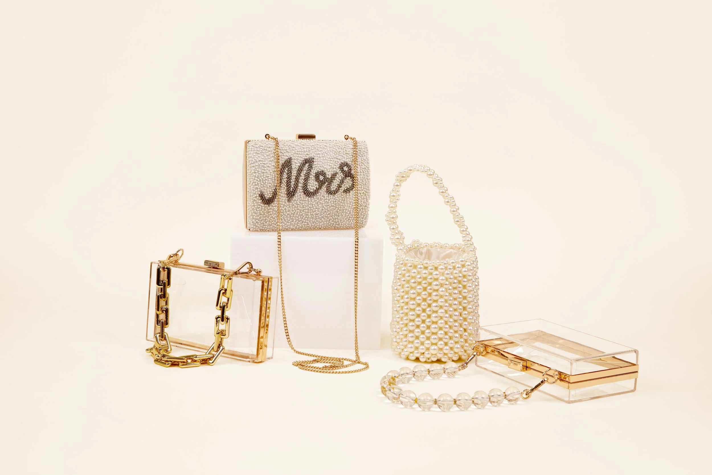 7.5.22 BRIDAL + BRIDESMAID CLUTCHES0907_RT.jpg