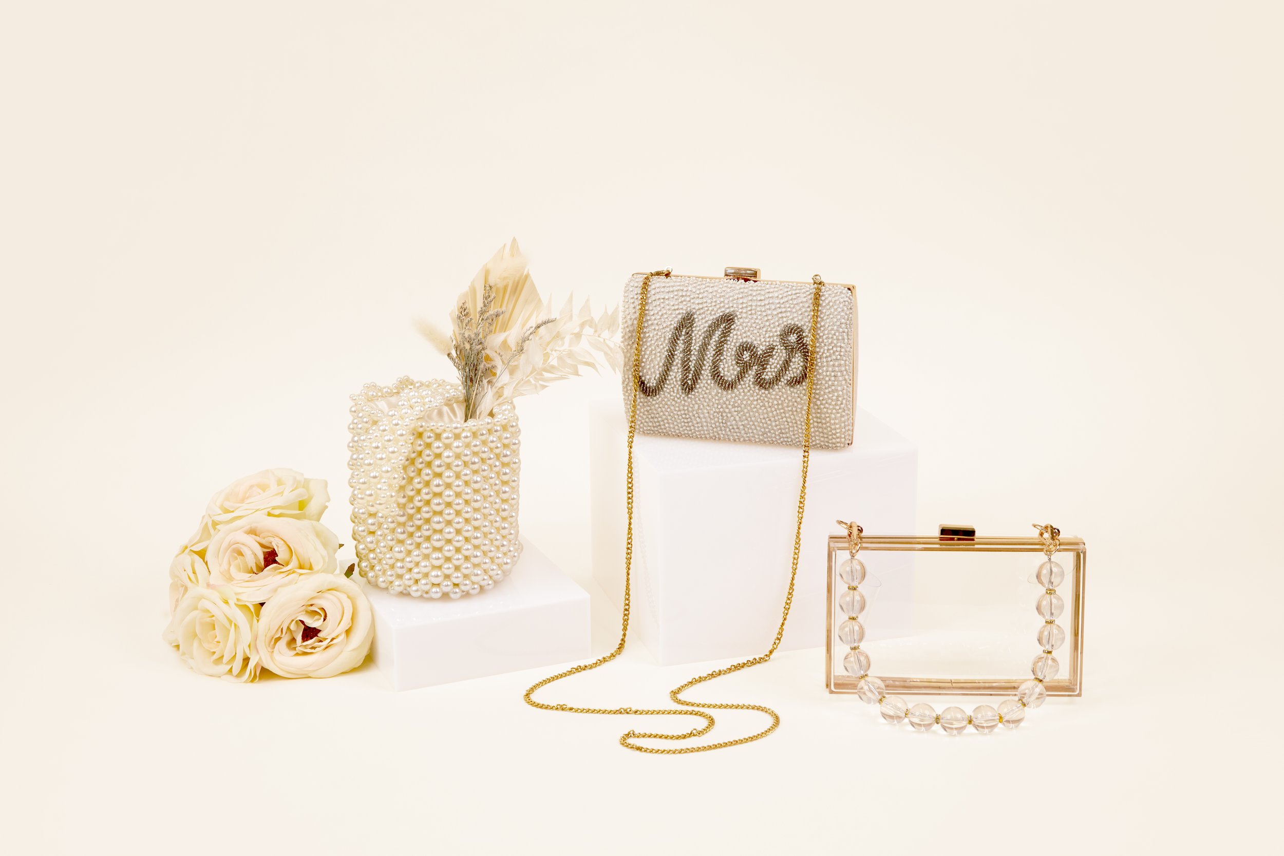 7.5.22 BRIDAL + BRIDESMAID CLUTCHES0969_RT.jpg