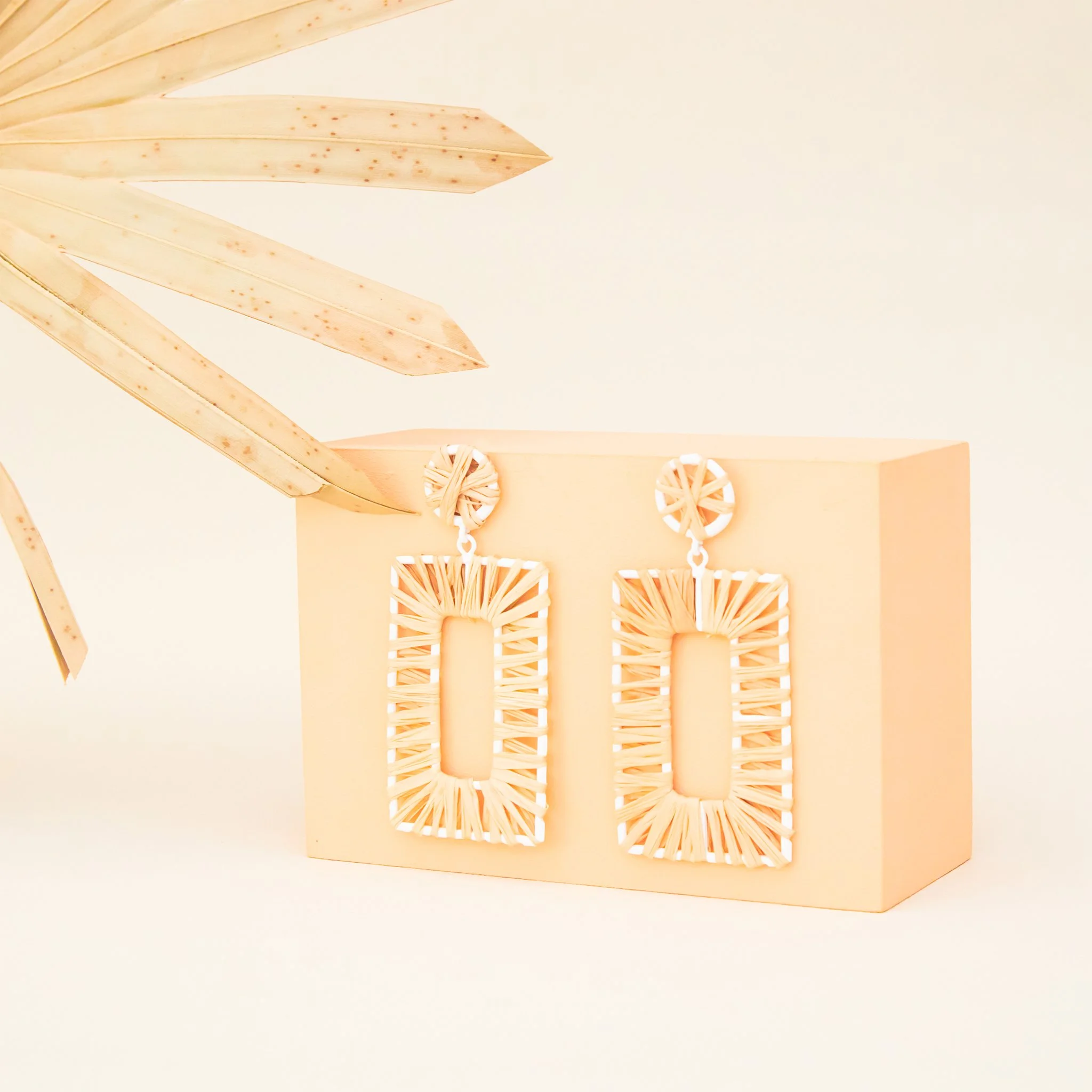 BIRDY_GREY_BEADED_WHITE_WOVEN_RECTANGLE_EARRINGS_WHITE_02.jpg