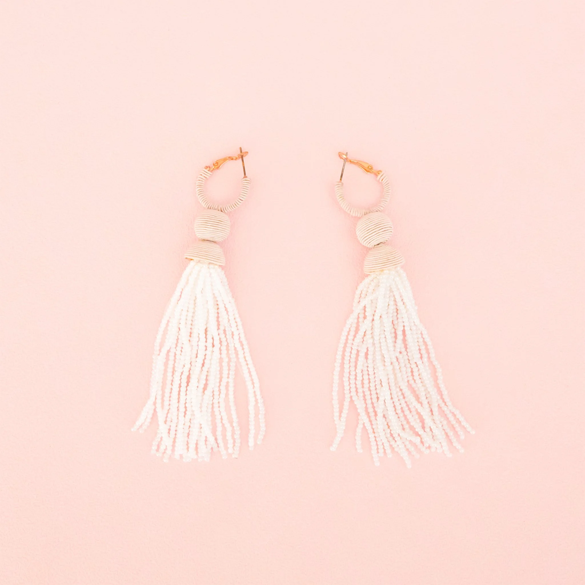 BIRDY_GREY_TASSLE_EARRINGS_WHITE_01.jpg