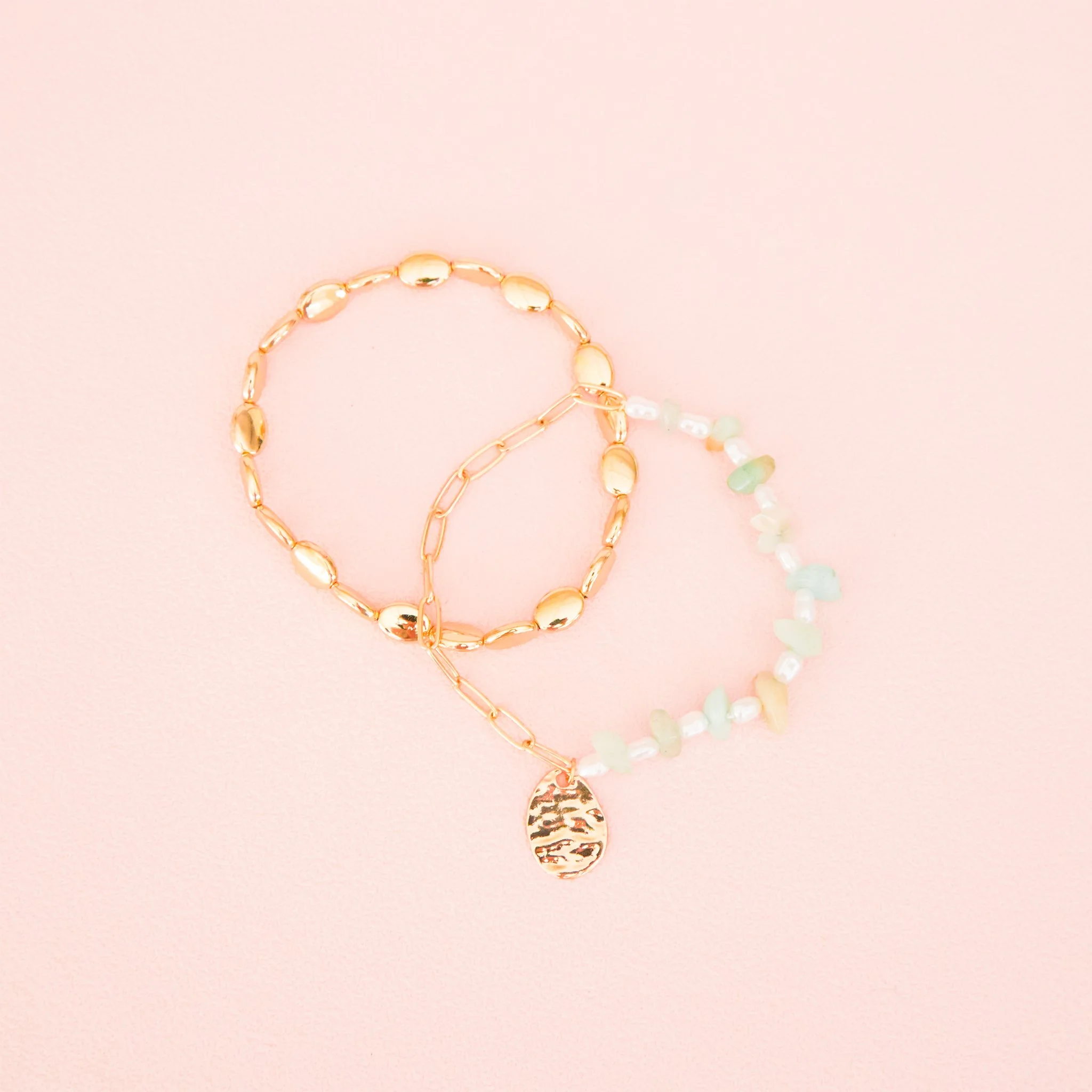 BIRDY_GREY_PEARL_AND_GOLD_CHAIN_BRACELET_SET_01.jpg